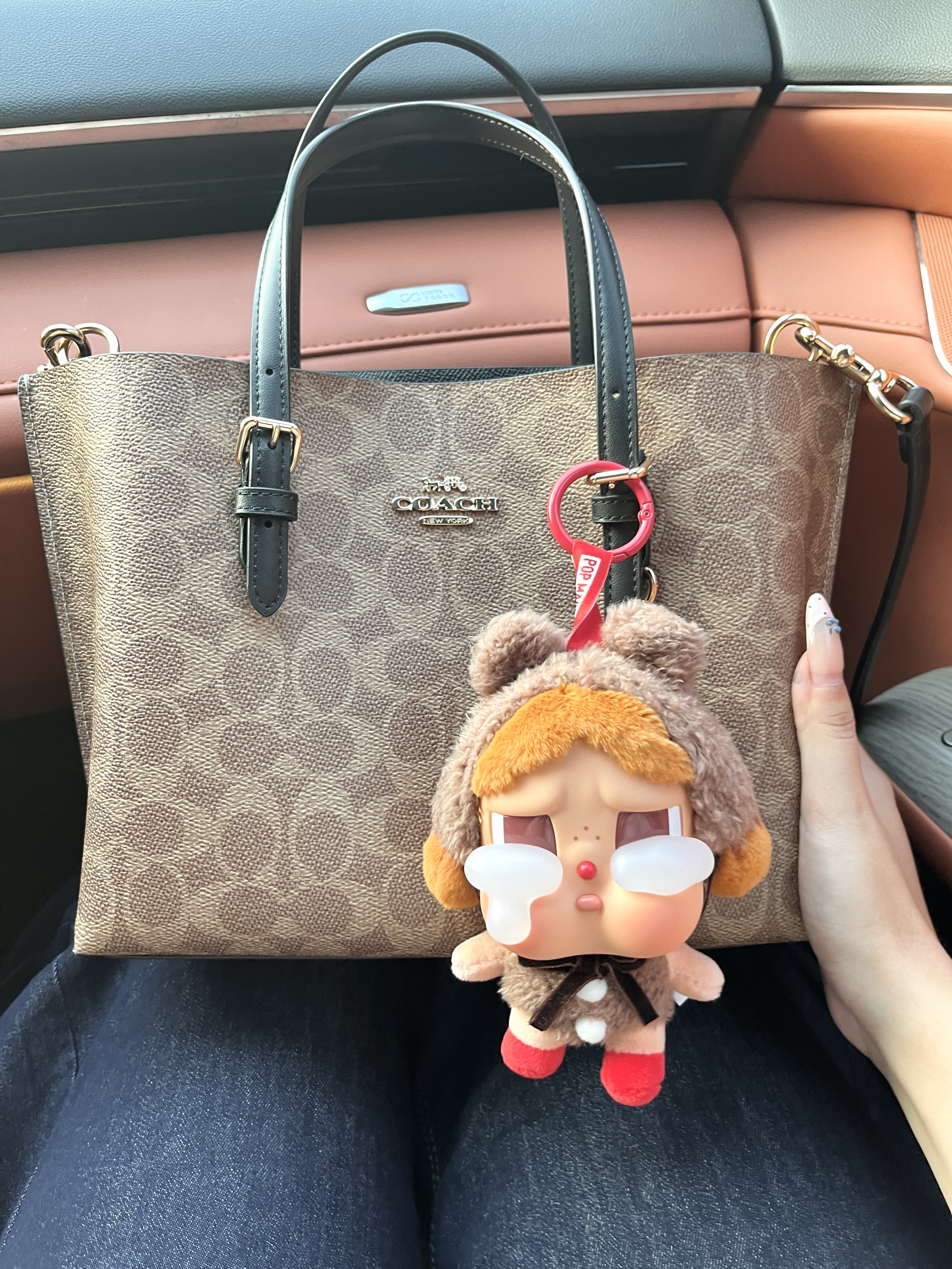 蔻驰（COACH）【七夕礼物】奥莱女士女包经典标志MOLLIE 25号托特包单肩斜挎包 IM/棕黄色/黑色 实拍图