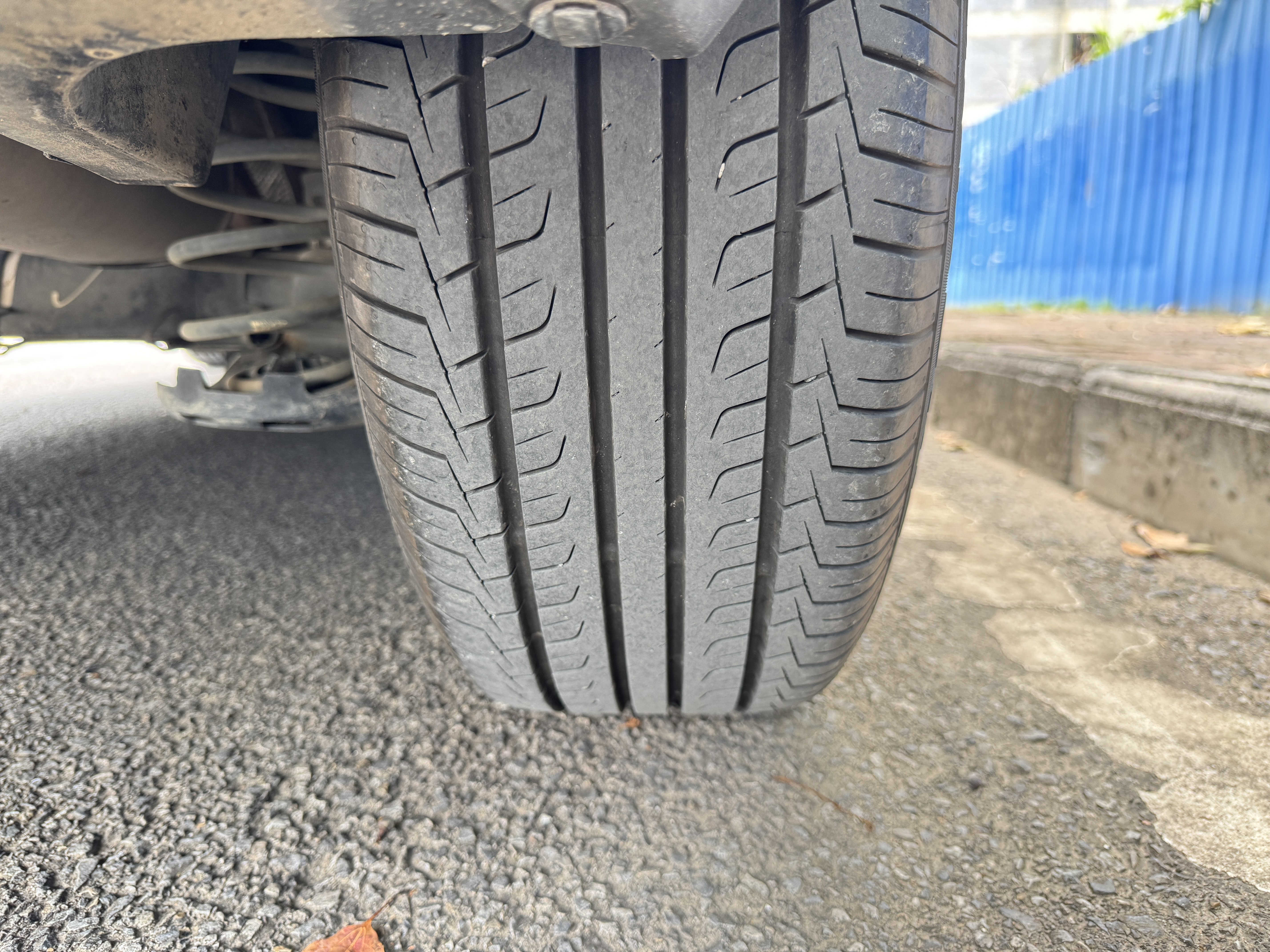 佳通轮胎（Giti）205/60R16 92V 228v1 适配 福克斯/元EV/吉利远景/长安CS35 实拍图