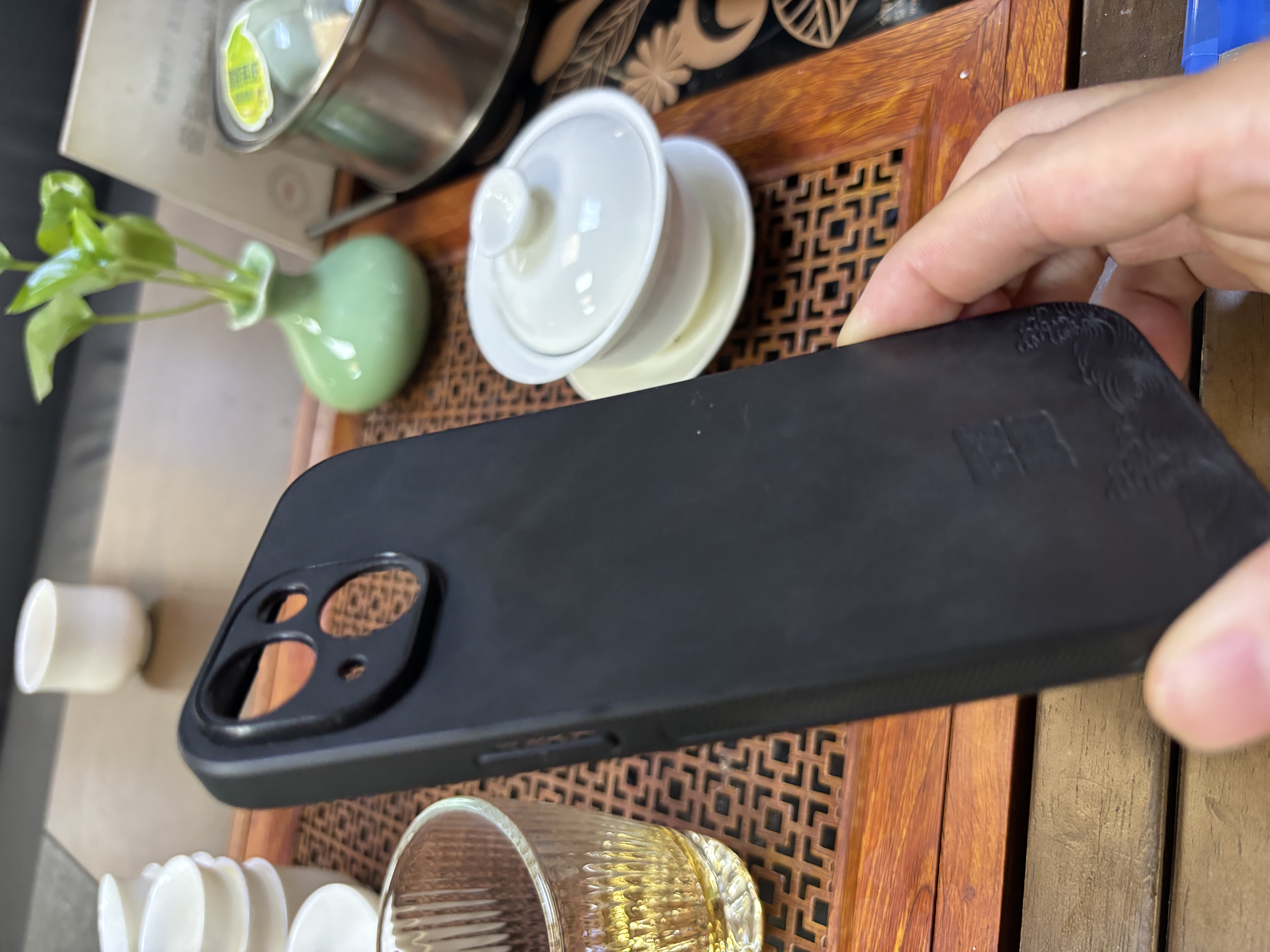 世咏（SHIYONG）适用苹果15手机壳 iphone15保护套镜头全包超薄防摔轻奢羊巴皮简约创意国风小羊皮男女款 黑色 实拍图