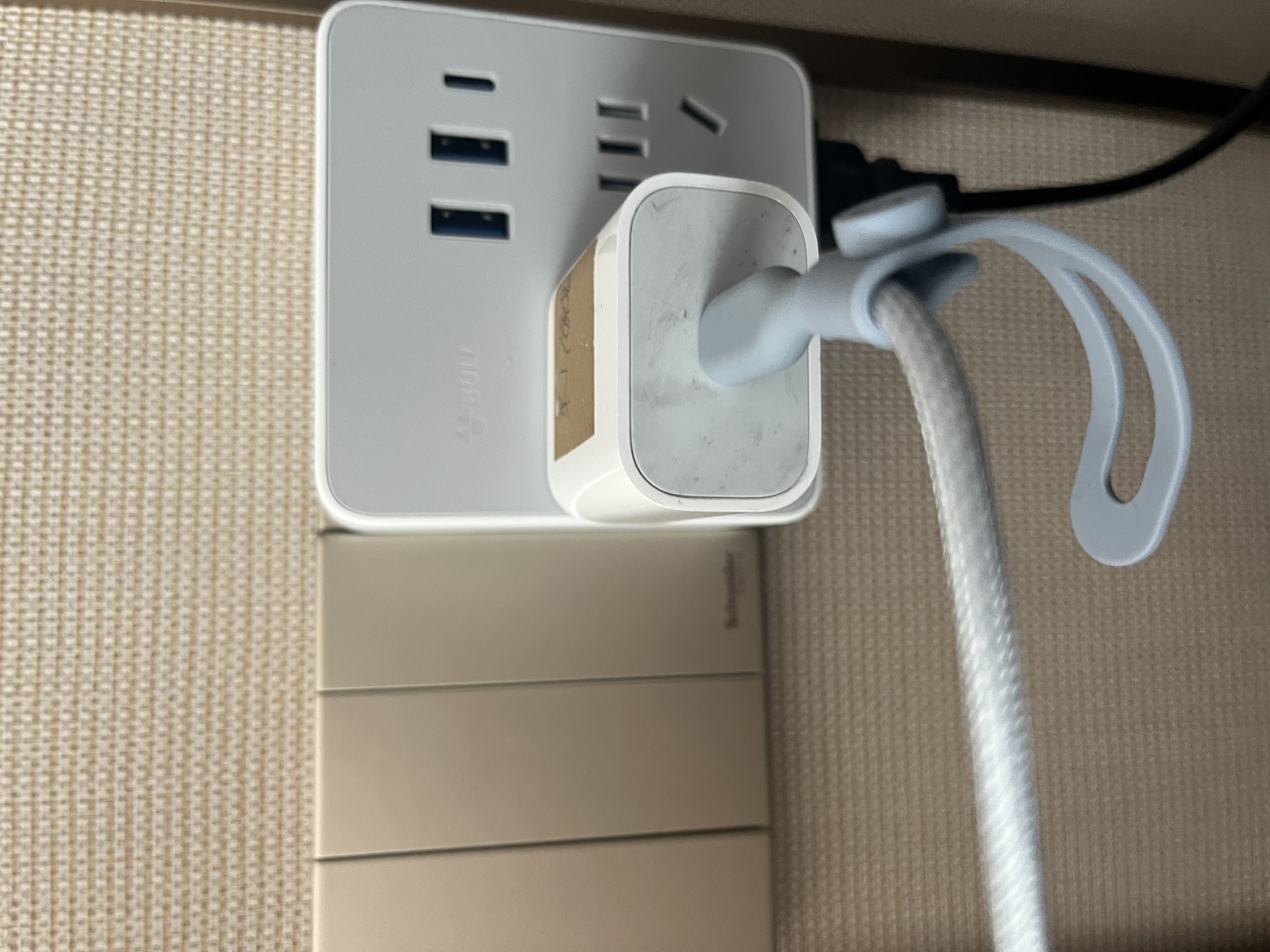 公牛（BULL）30W PD快充86型滑动可移动转换插头/usb插座/无线一转四 多功能适用正/斜五孔 1C2A+4位总控开关 实拍图