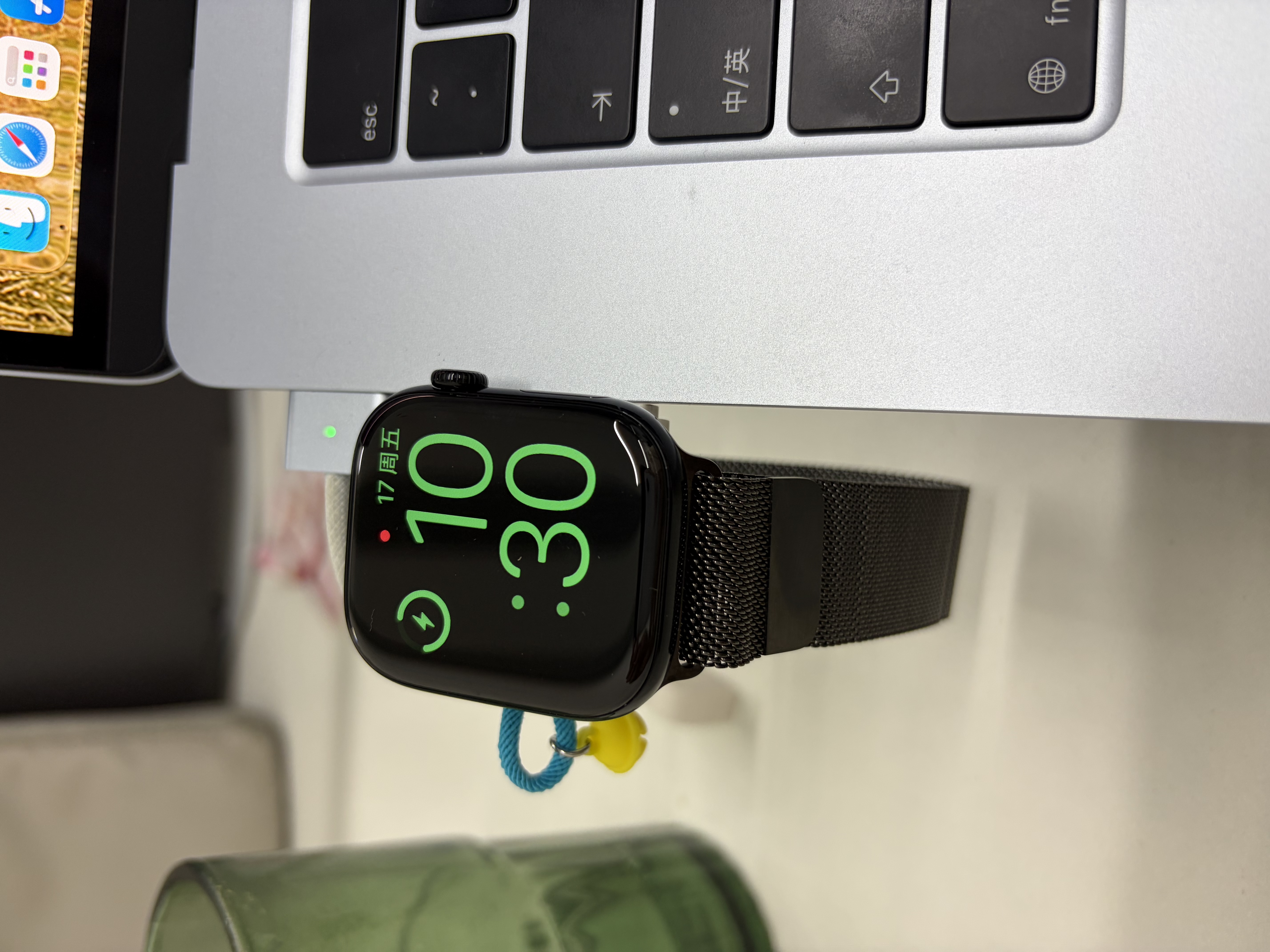 ROCKSPACE哆啦a梦apple watch充电器适用苹果iwatch11/10/7/6/5/se充电底座ROCK磁吸手表无线充ultra 【哆啦A梦】米白色|Type-C口 实拍图