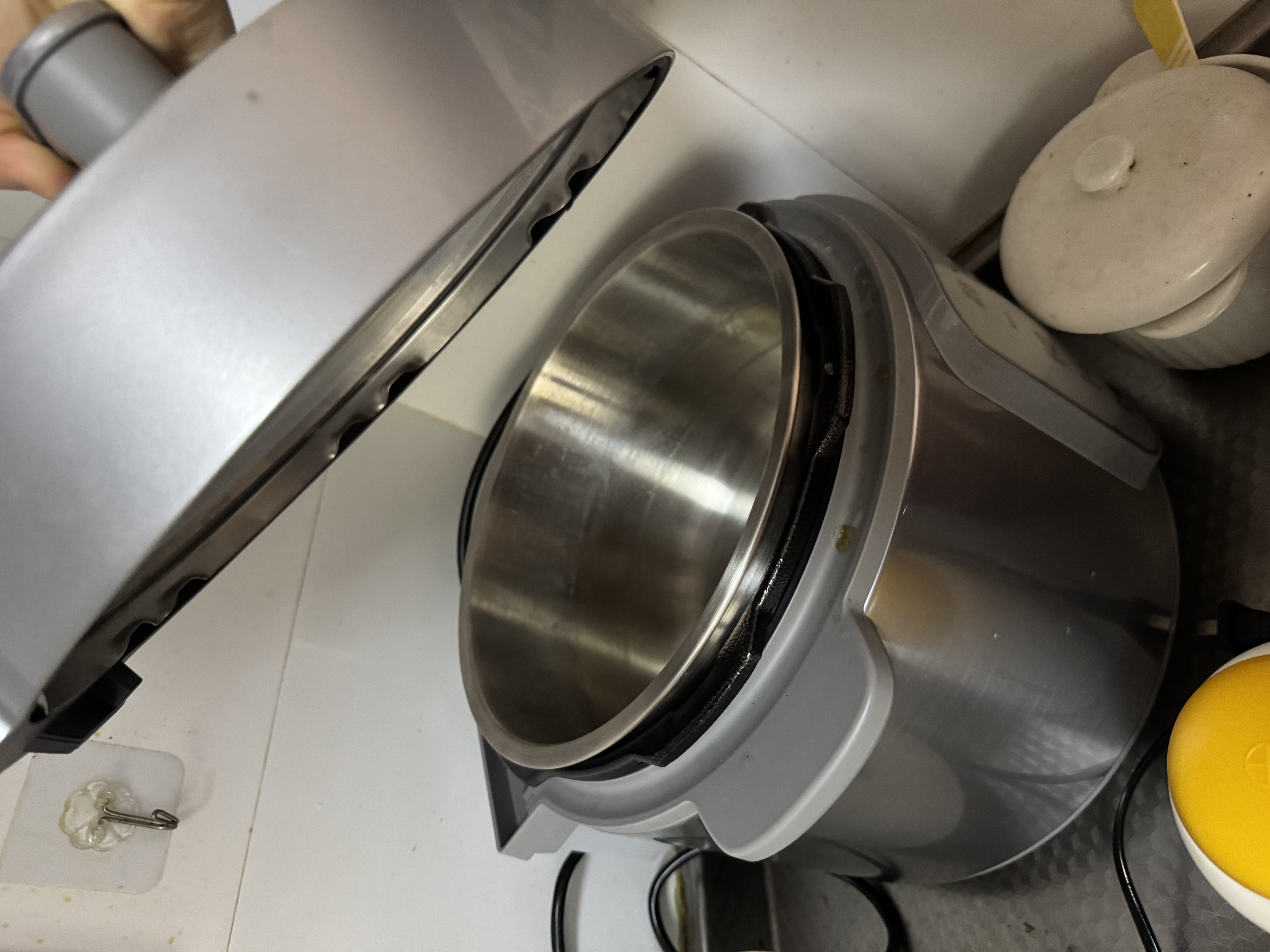 美的（Midea）有钛青瓷0涂层电压力锅5L 智能预约多功能一体高压电饭锅MY-E5811G家用4-6人开盖炖煮煲汤电饭锅 实拍图
