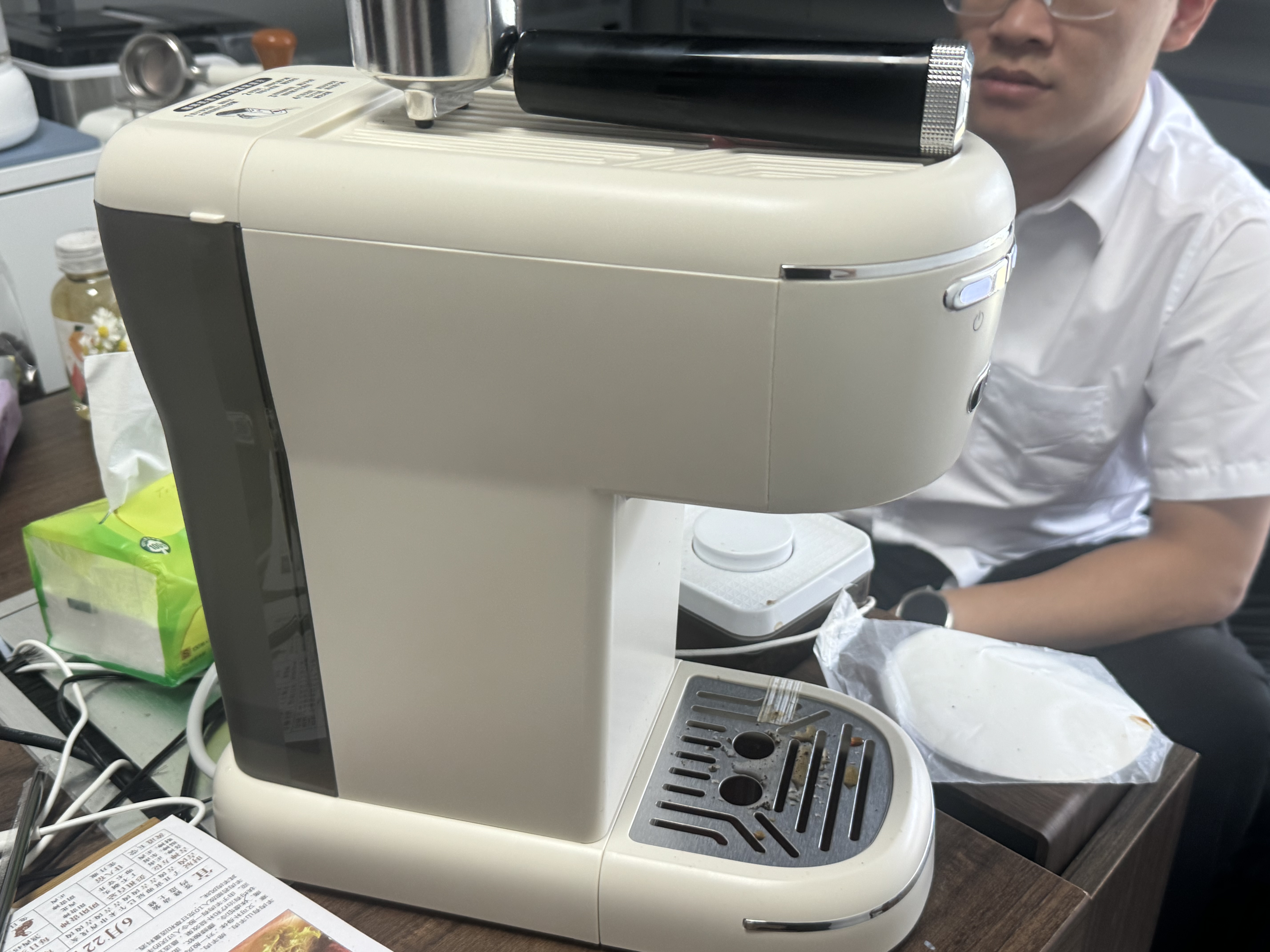 美的（Midea）【入门优选】半自动咖啡机胶囊咖啡奶泡机家用小型意式美式咖啡萃取机打奶泡一体花式奶咖KFE07 实拍图