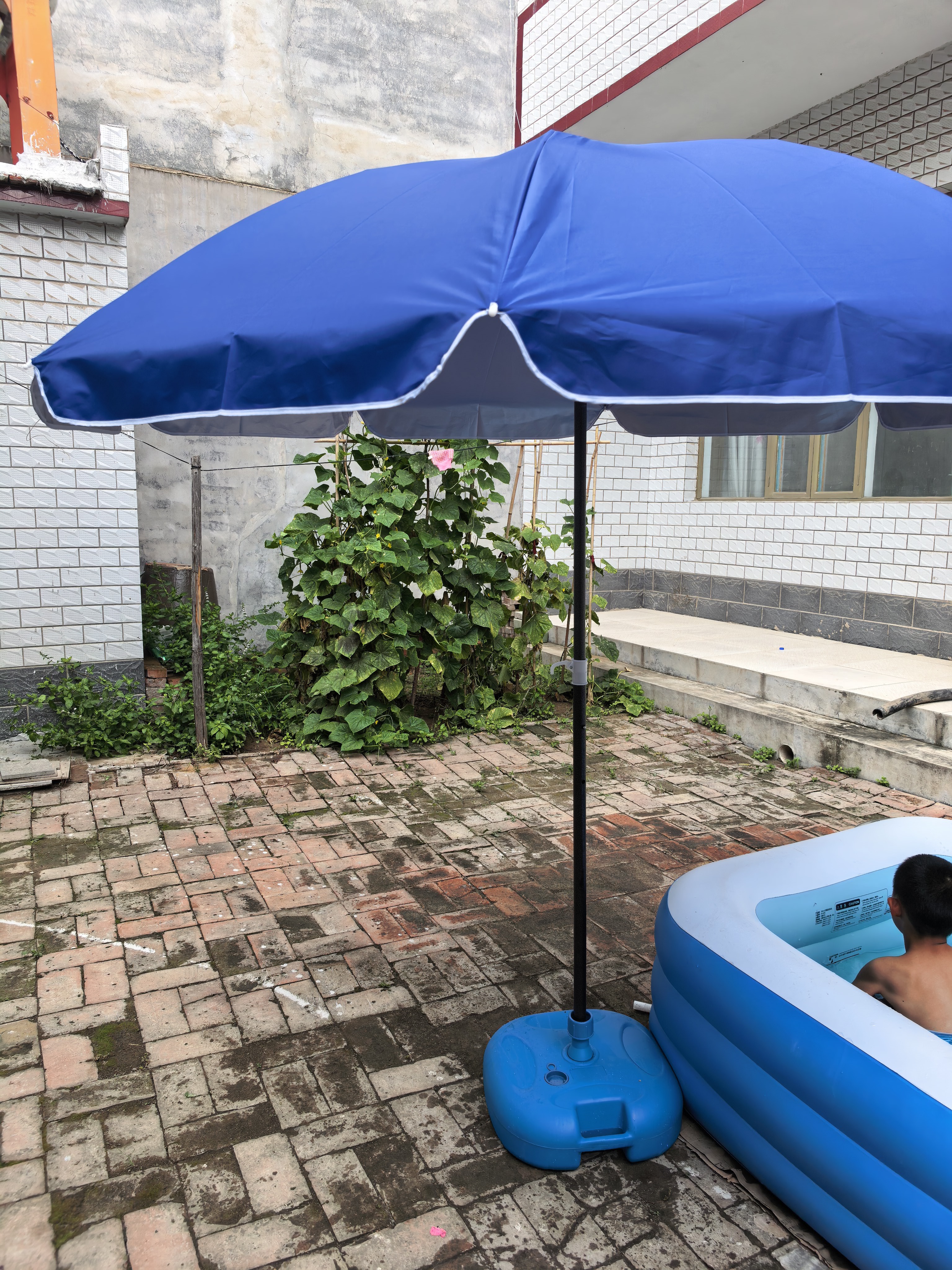遮阳伞户外太阳伞大伞摆摊伞庭院伞雨伞双层折叠夜市伞商用广告伞 防锈款【蓝色】2.2M加厚银胶防晒 实拍图