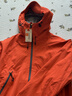 迪卡侬（DECATHLON）硬壳冲锋衣男女春秋登山防风防水单层夹克风衣运动外套MH500 霞光橙（男女同款）- 亚洲款 新款上市 加内胆选大一码 M 实拍图