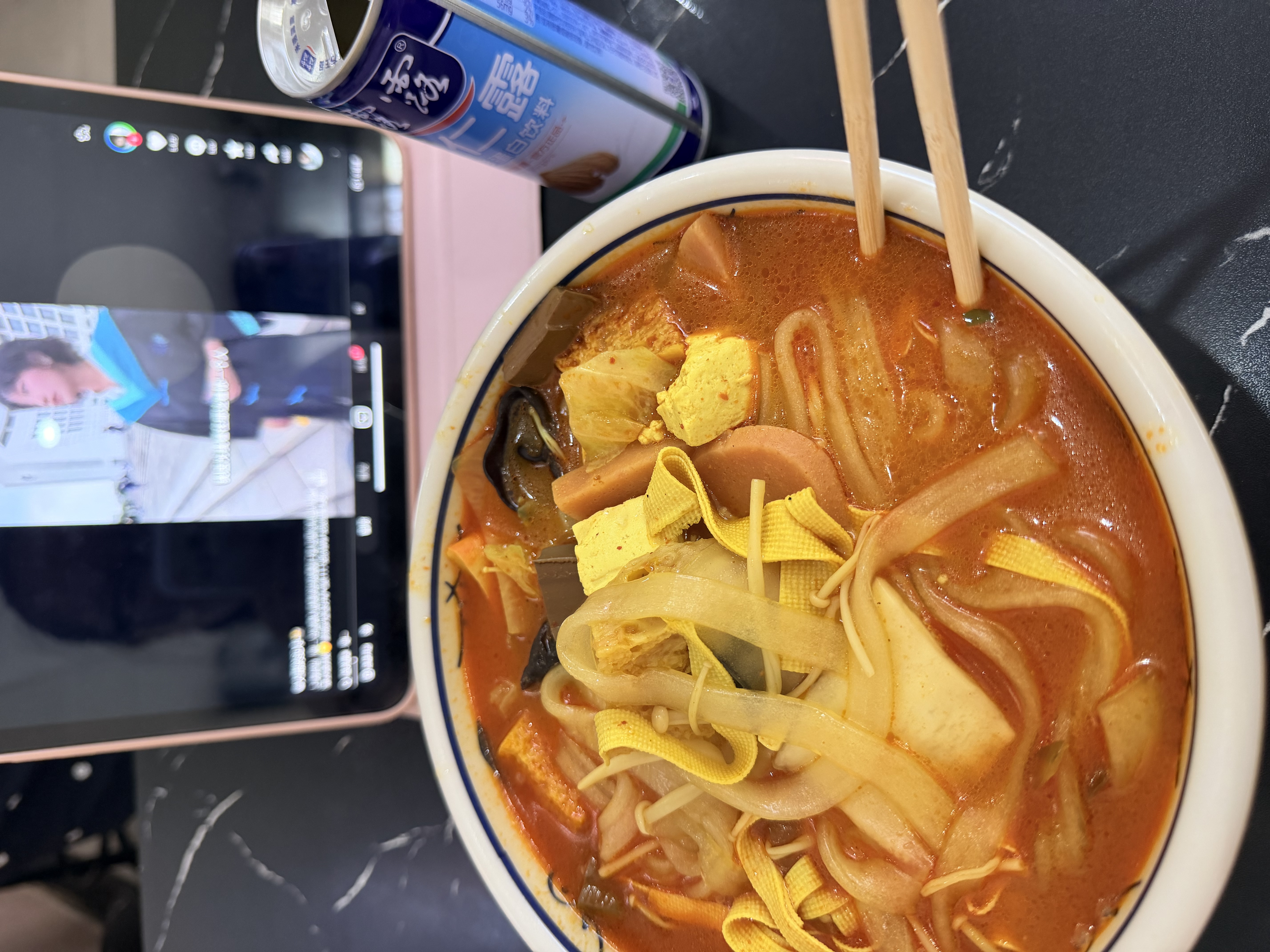 荣耀Magic8 12+512 旭日金 第五代骁龙8至尊版 超夜神长焦 新一代青海湖电池 5G AI手机 国家补贴 实拍图