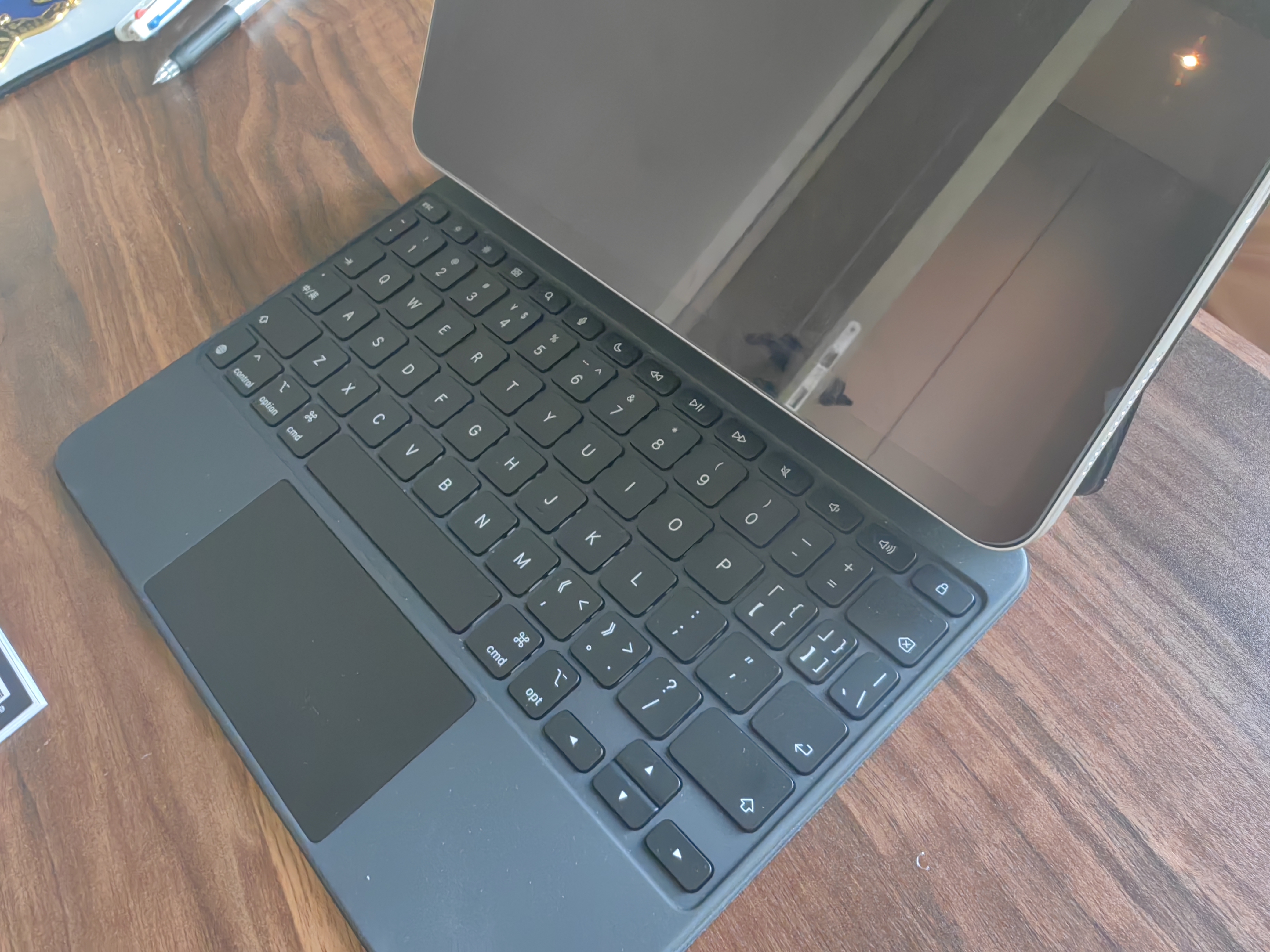 Apple/苹果 平板妙控键盘-黑色 适用11英寸iPad Air(M4/M3/M2芯片) 平板键盘无线键盘iPad Air键盘 实拍图