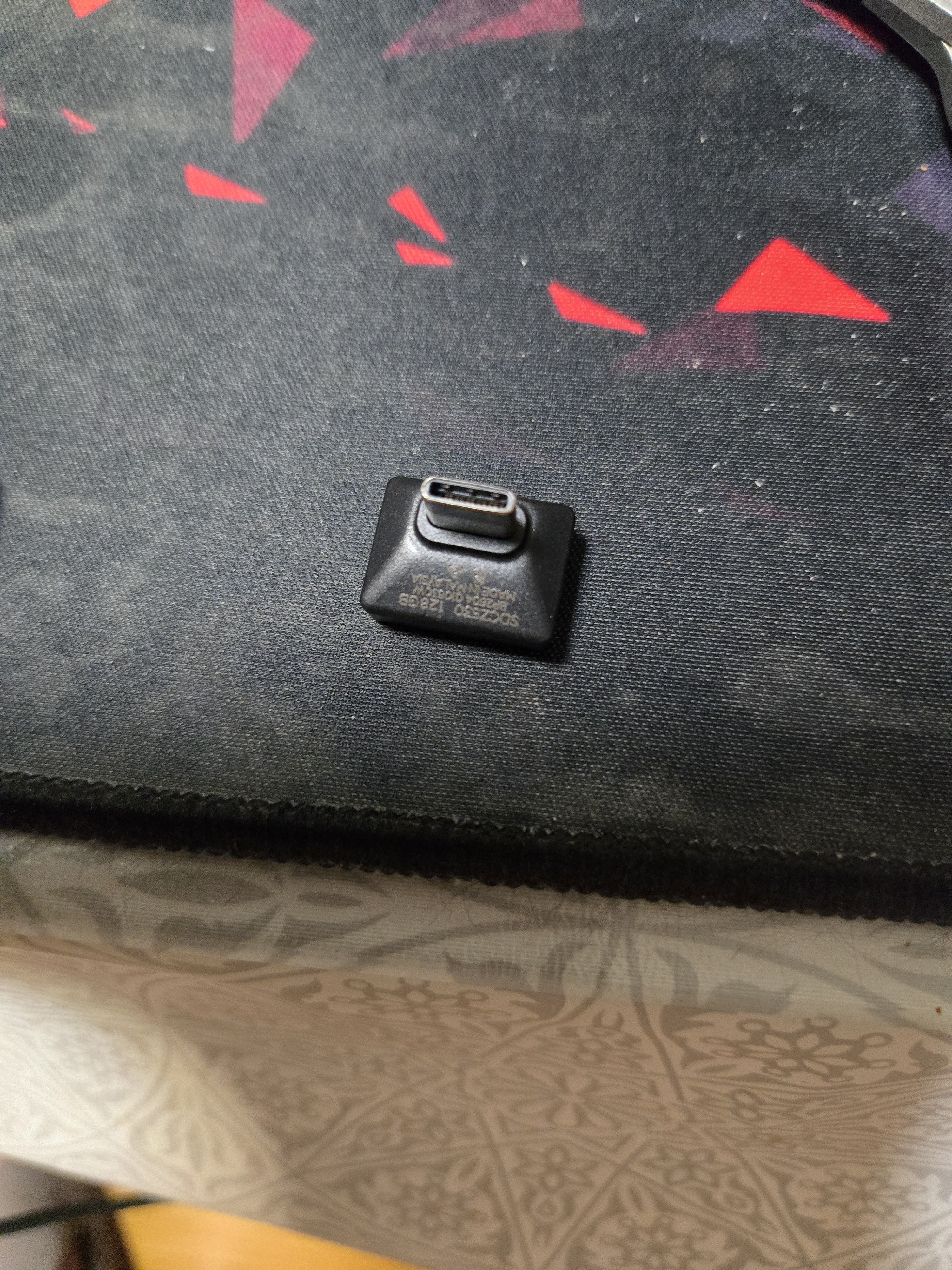 闪迪（SanDisk）128GB Type-C USB3.2 U盘 CZ530 读速高达400MB/s  适用轻薄笔记本电脑 小巧便携 大容量办公优盘 实拍图
