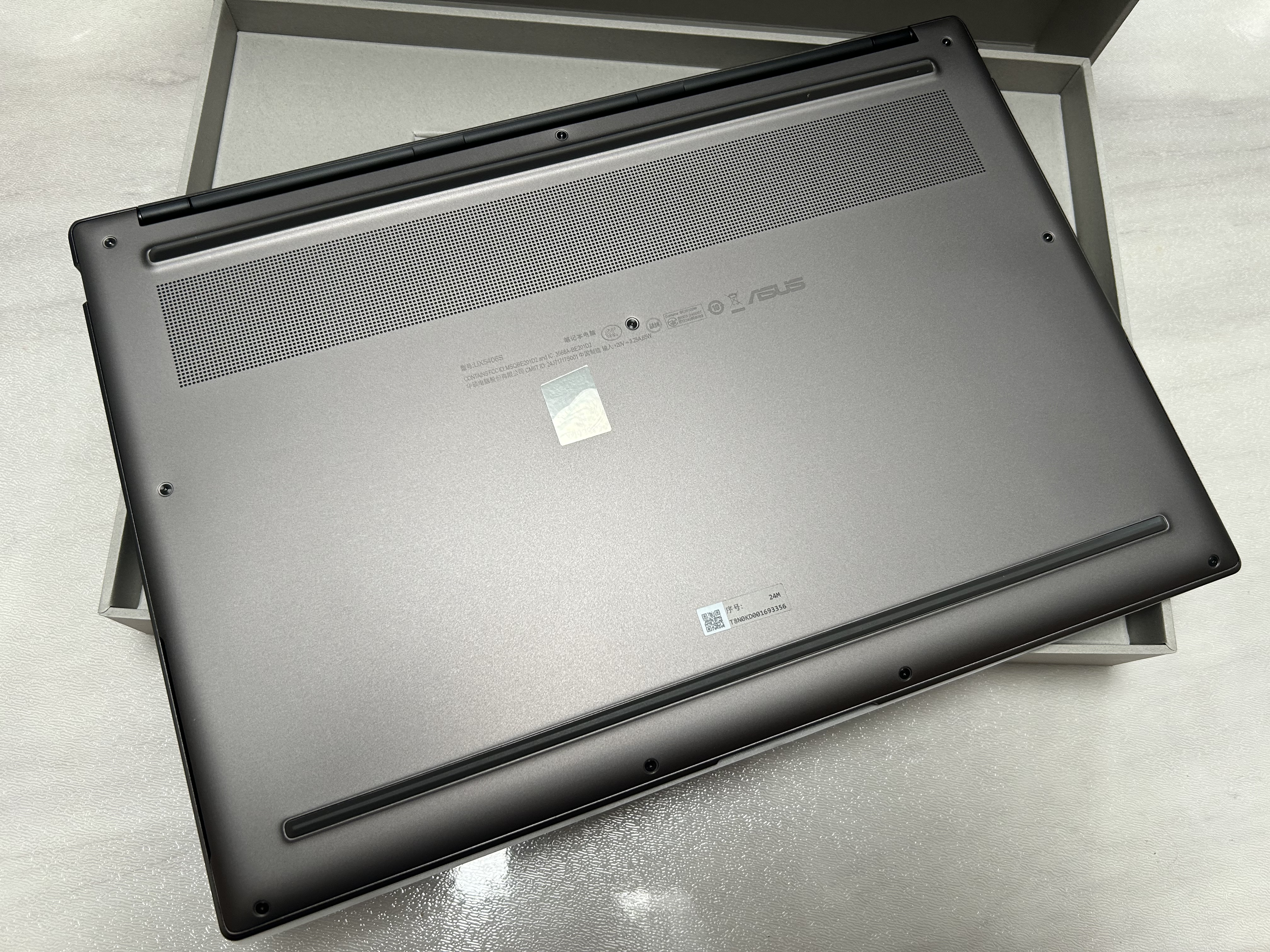 华硕灵耀14 Air 国家补贴 酷睿Ultra7 lunar lake 2.8K 120Hz OLED 1.1cm超轻薄AI电脑(258V 32G 1T) 实拍图