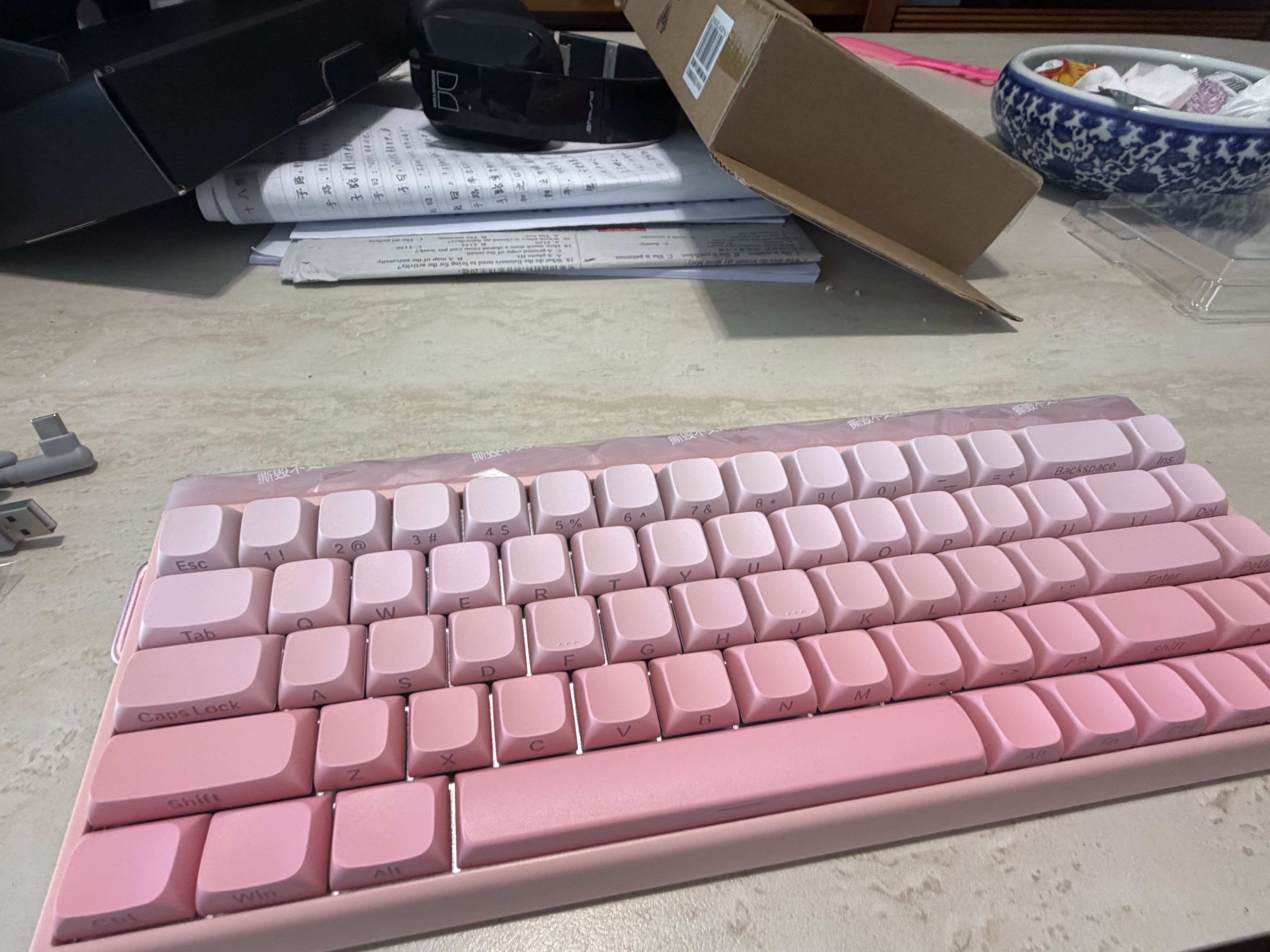 狼蛛（AULA）HERO 68HE磁轴键盘RT电竞游戏专用客制化机械键盘68键 8K回报率  粉色侧刻 海皇磁轴 实拍图