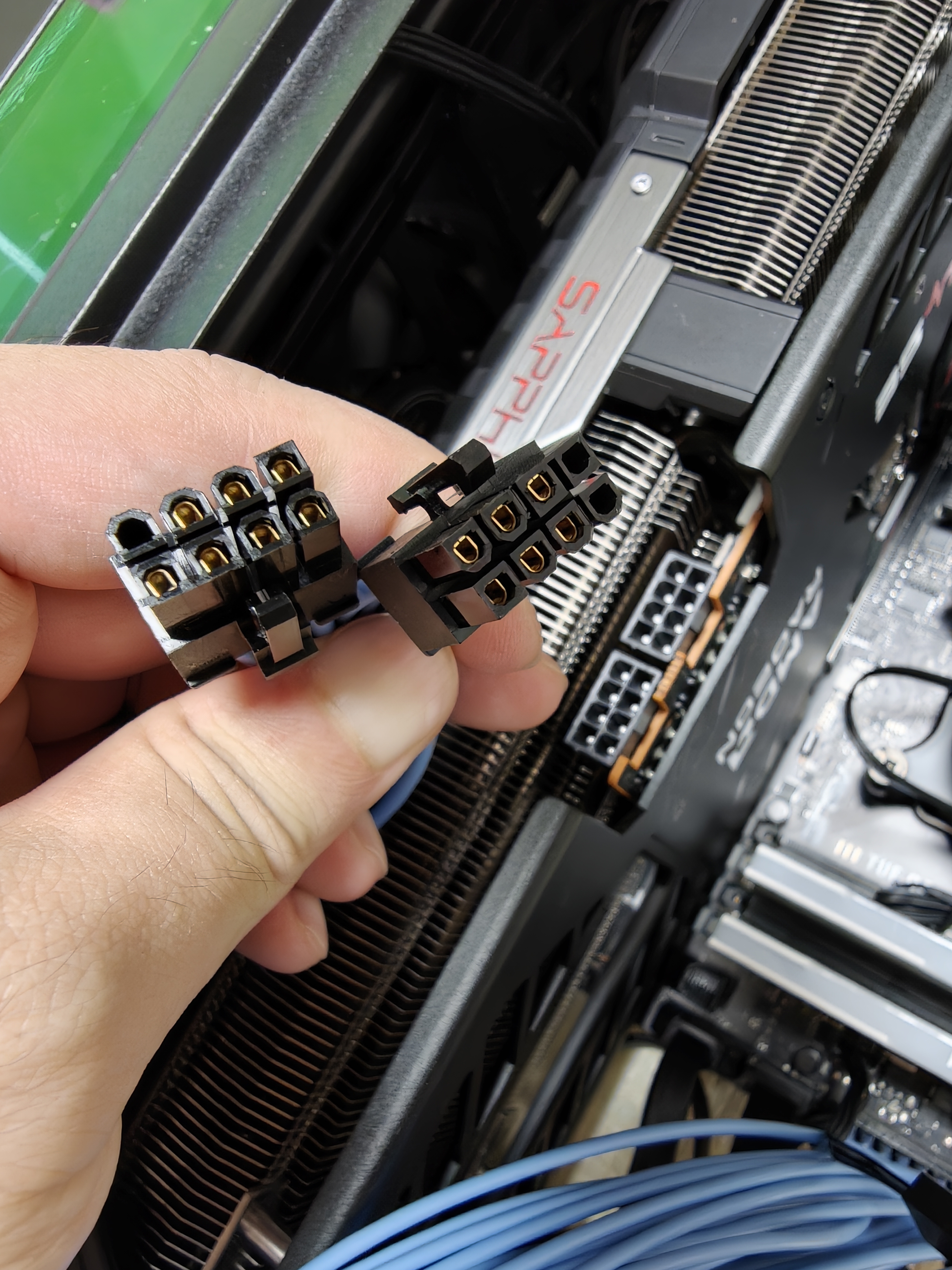 Thermaltake（Tt）额定850W 玲珑SFX 白色 电脑电源（原生PCIe5.1/ATX3.1规范/80PLUS金牌/全日系电容） 实拍图