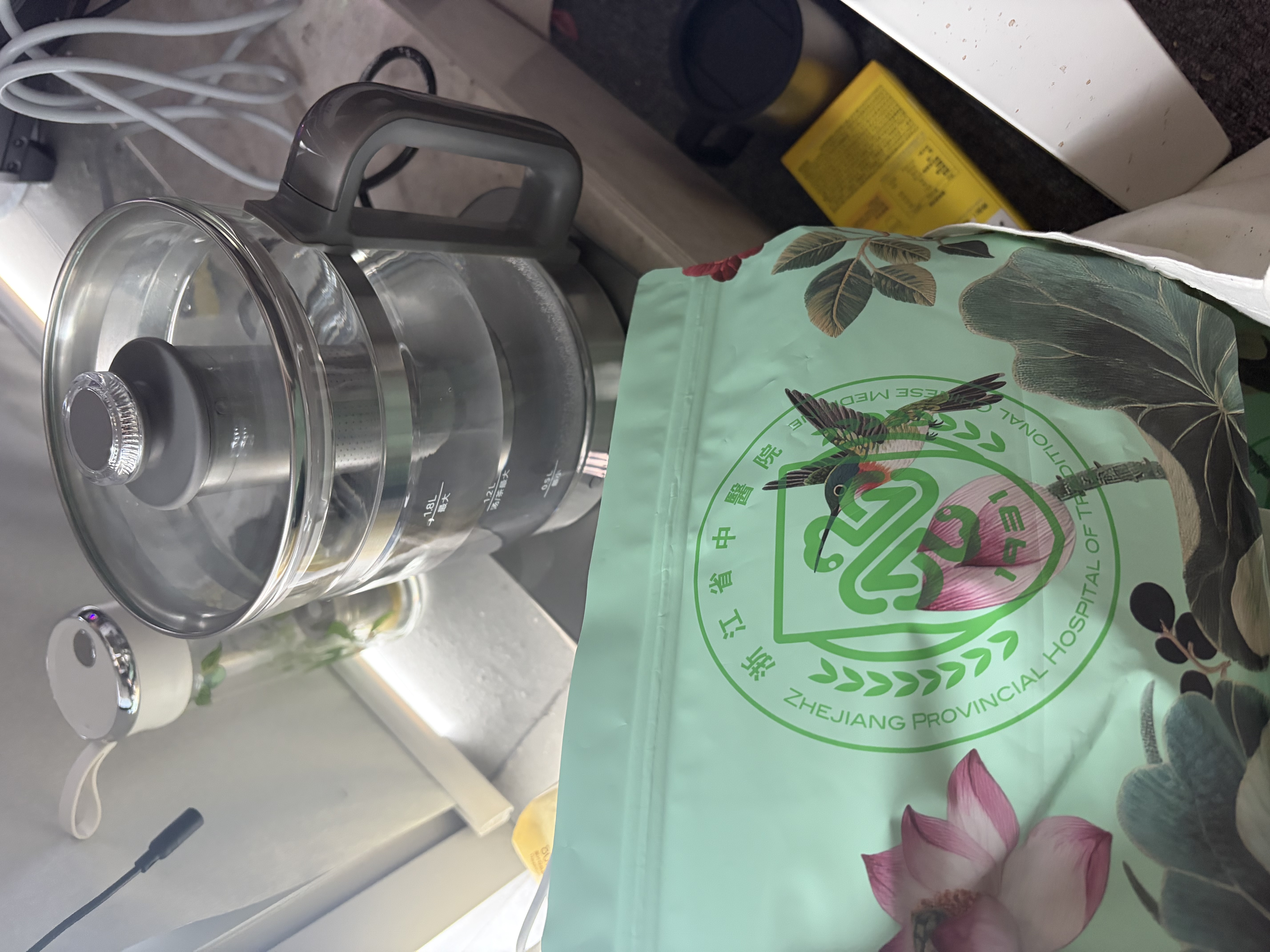美的（Midea）【价保618】纯钛养生壶 1.8L全自动大容量烧水壶纯钛茶篮 家用电热水壶 恒温煮茶壶YS18P305-Ti 实拍图
