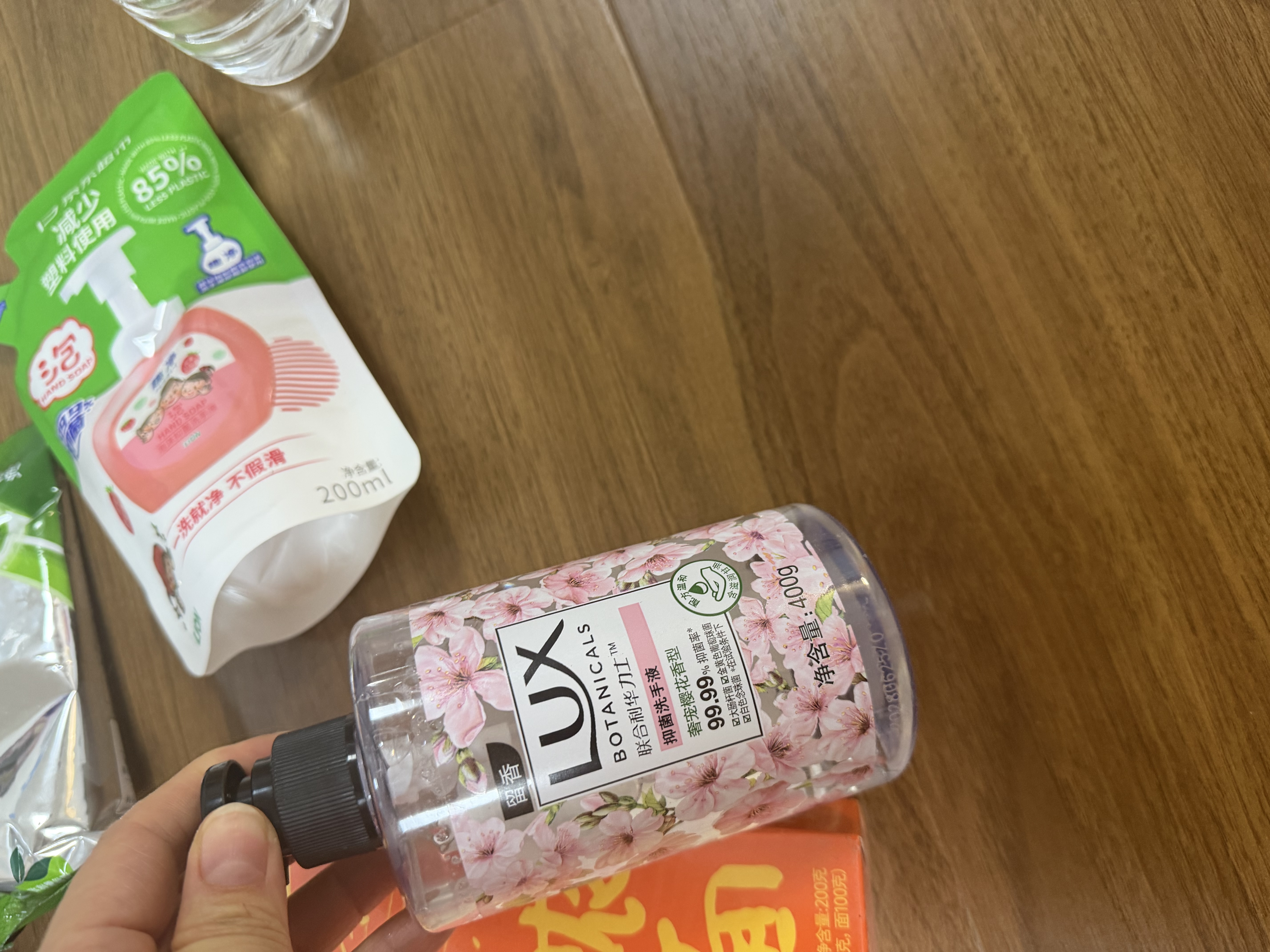 力士（LUX）(LUX)香氛抑菌洗手液  奢宠樱花香400G  1瓶  滋润保湿 沙龙香氛 实拍图
