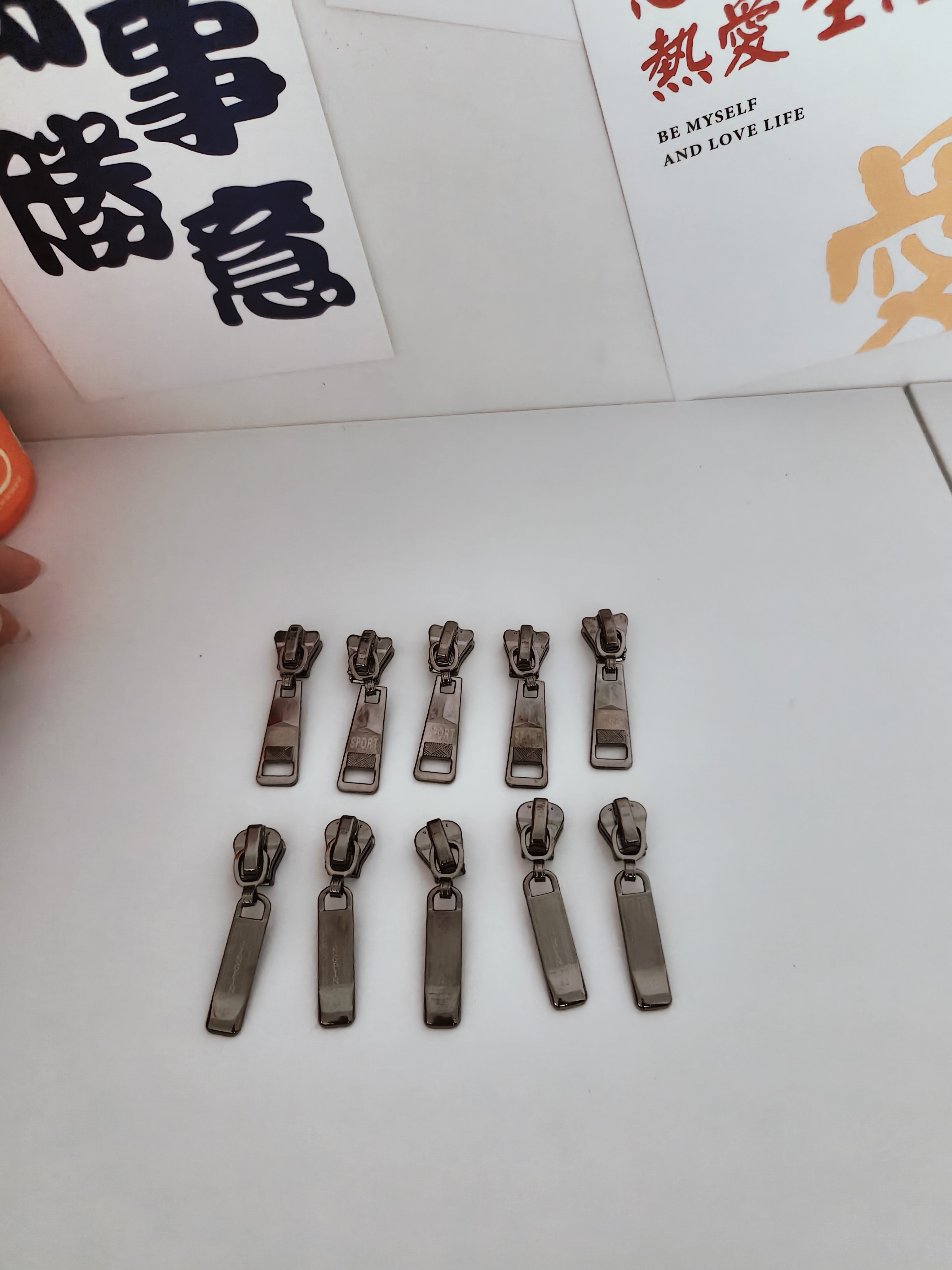 范爷家万能金属拉链头10个自锁树脂齿5号通用衣服羽绒服替换拉锁头配件 实拍图