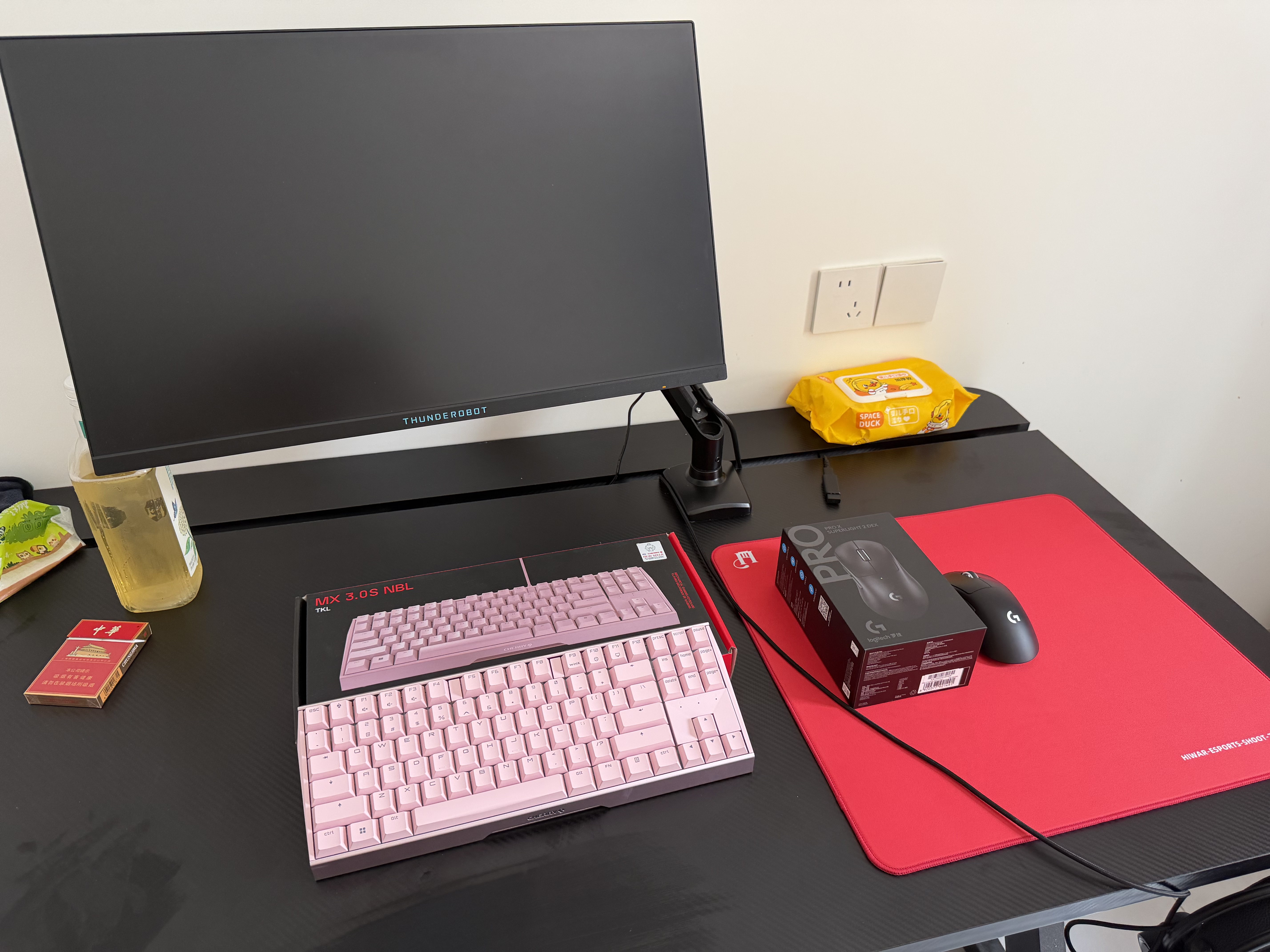 CHERRY樱桃MX 3.0S TKL机械键盘有线游戏电竞键盘 办公电脑键盘 铝合金外壳 侧刻键帽无钢板结构87 粉色 无光 红轴 实拍图