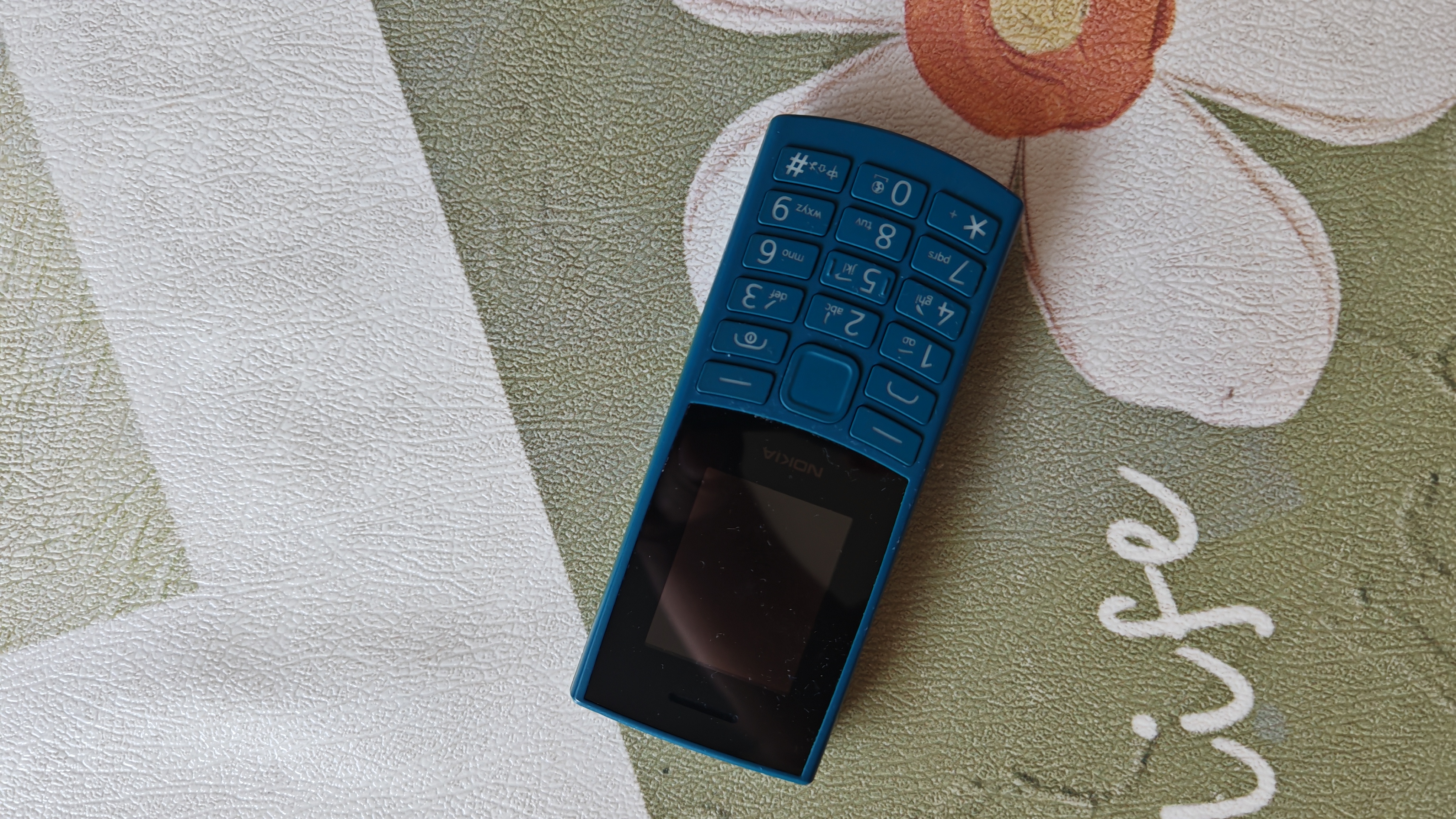 诺基亚（NOKIA）新105 4G 全网通移动联通电信 老人老年按键直板学生儿童备用戒网手机 双卡双待  蓝色 实拍图