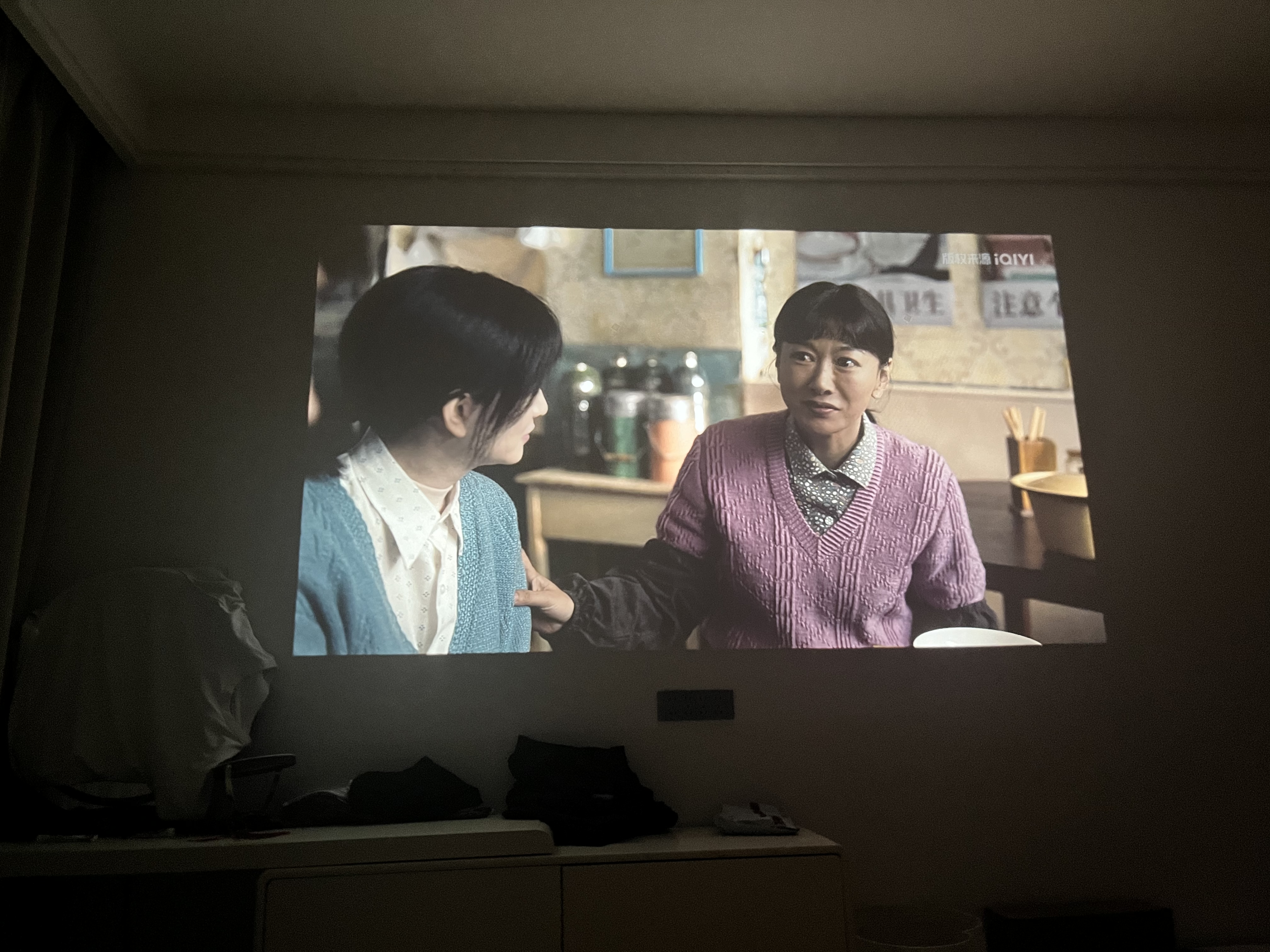 飞利浦（PHILIPS）天眼 云台投影仪家用 家庭影院真1080P高清智能便携卧室投影机 NeoPix 347（520CVIA 万元级芯片） 实拍图