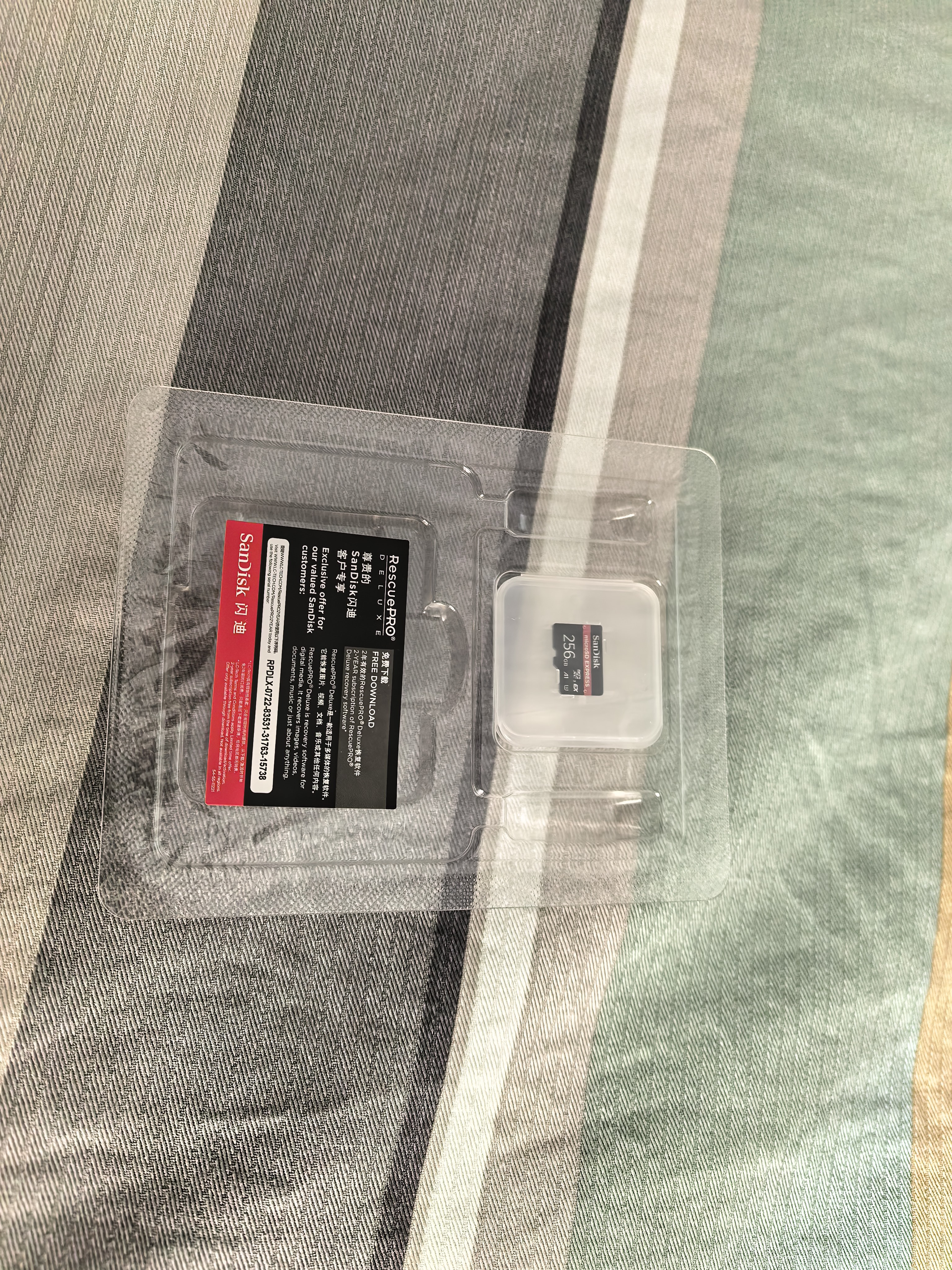 闪迪（SanDisk）256GB TF(MicroSD Express)内存卡 读880MB/s 写650MB/s 适配运动相机无人机 Switch2游戏机存储卡 实拍图