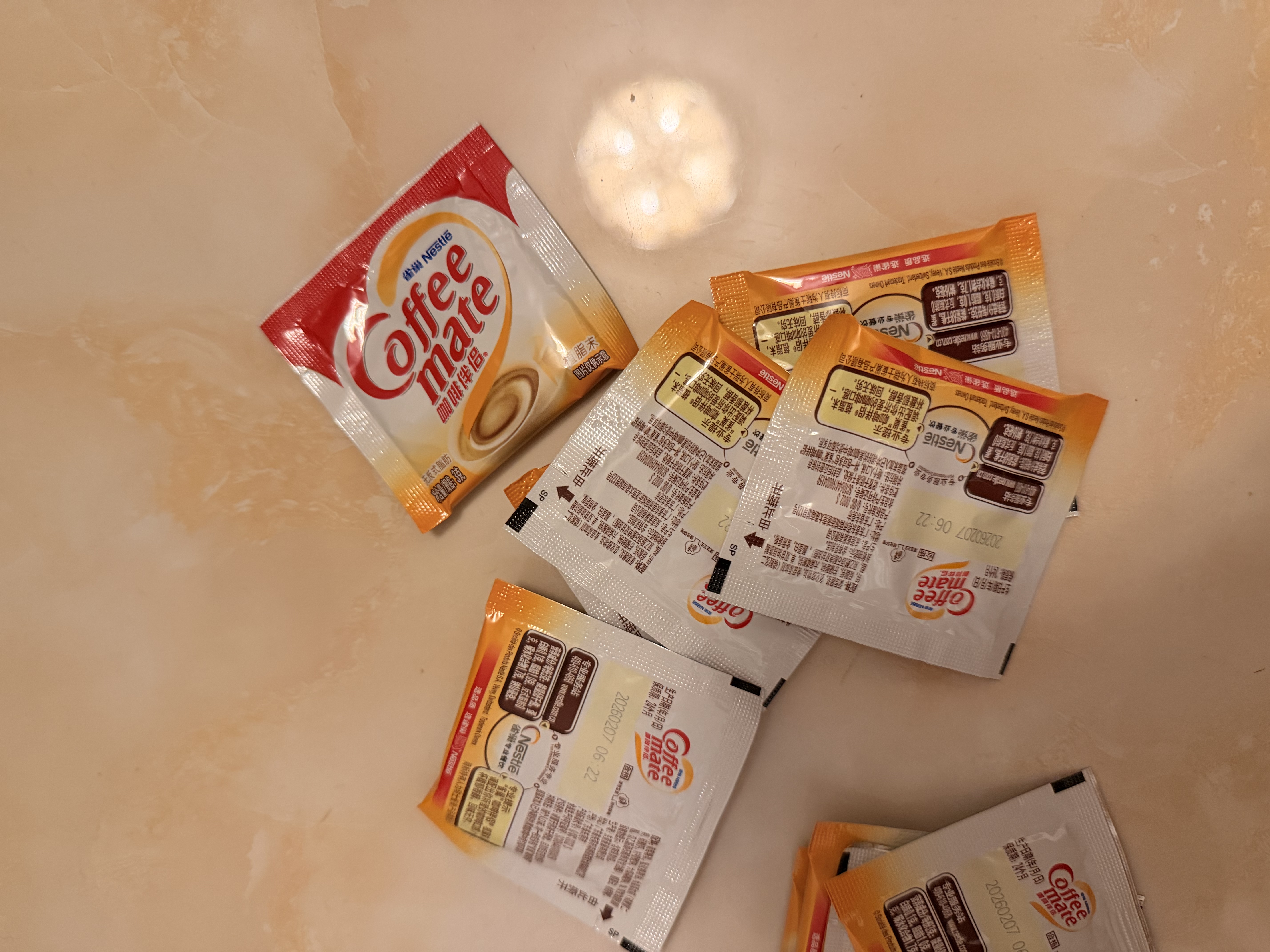雀巢（Nestle）咖啡奶茶伴侣 植脂末3g*100包独立便携袋装 0反式脂肪酸 实拍图