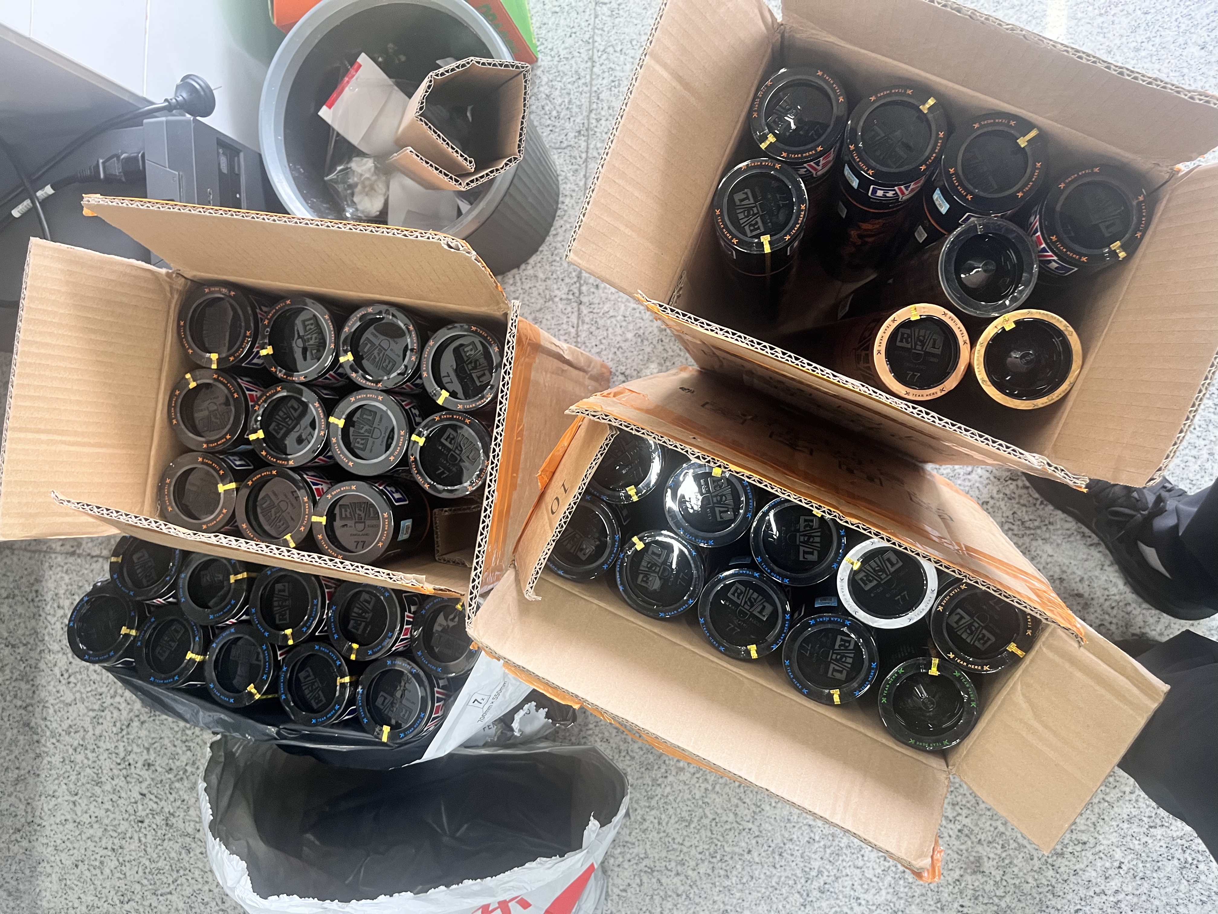 亚狮龙（RSL）羽毛球12只装训练比赛用球飞行稳定落点精准 亚狮龙 7号 【12只装】 1筒 77速 实拍图