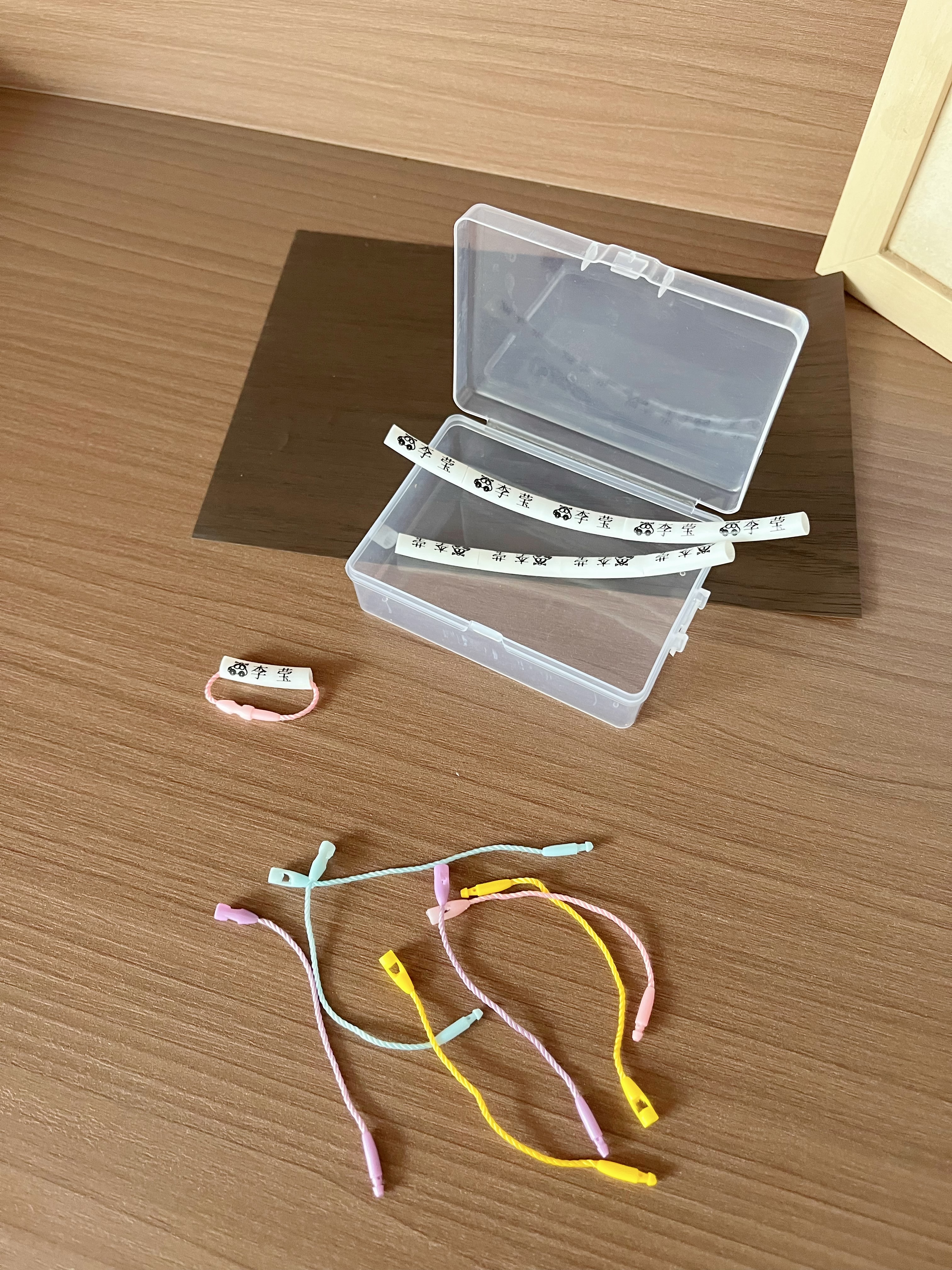 六品堂 幼儿园名字贴宝宝入园准备用品儿童刺绣挂件鞋子标签定制姓名圈姓名贴小学生一年级 10个名字圈【小汽车-白色】（备注宝宝姓名） 实拍图
