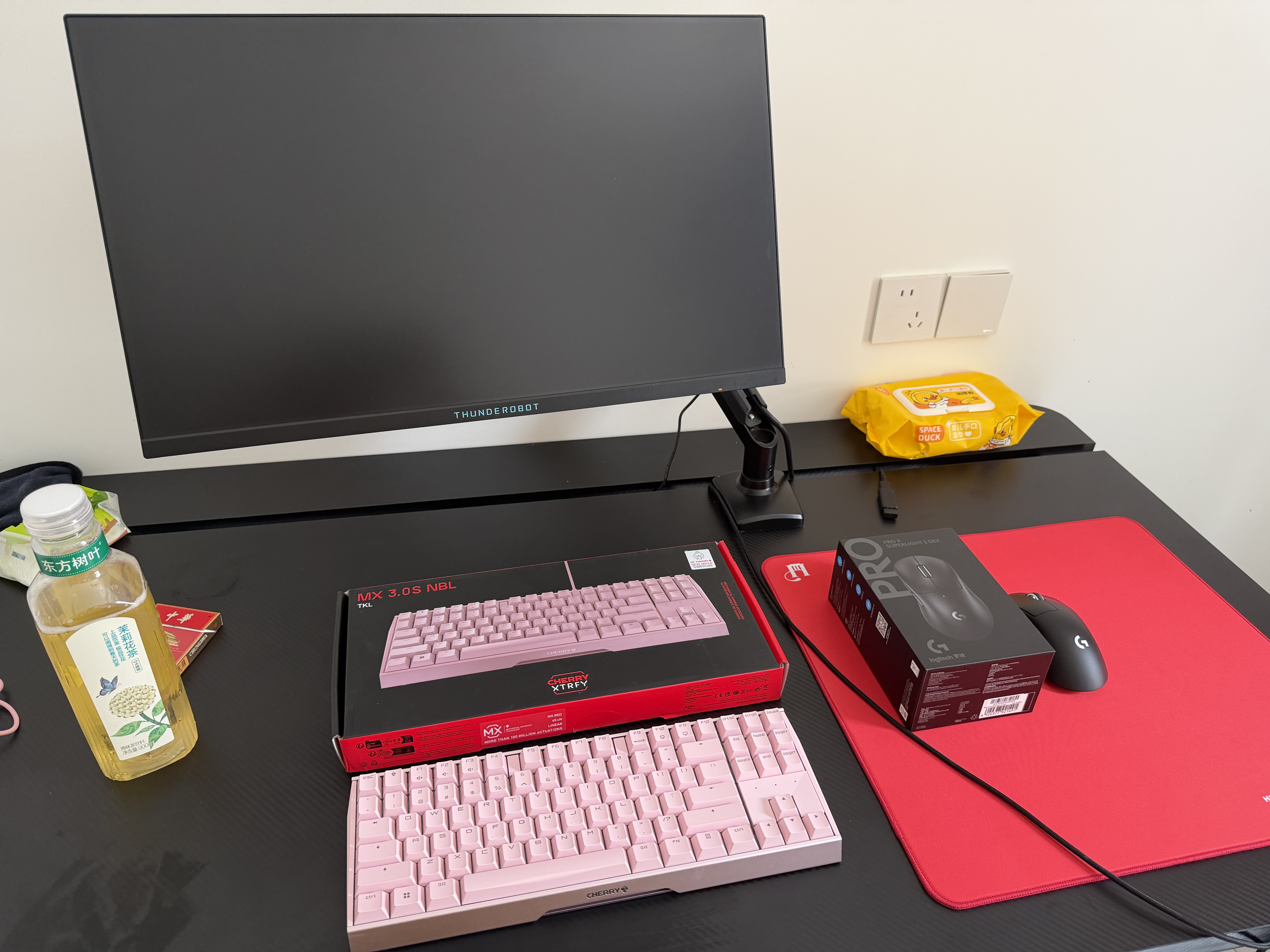 CHERRY樱桃MX 3.0S TKL机械键盘有线游戏电竞键盘 办公电脑键盘 铝合金外壳 侧刻键帽无钢板结构87 粉色 无光 红轴 实拍图