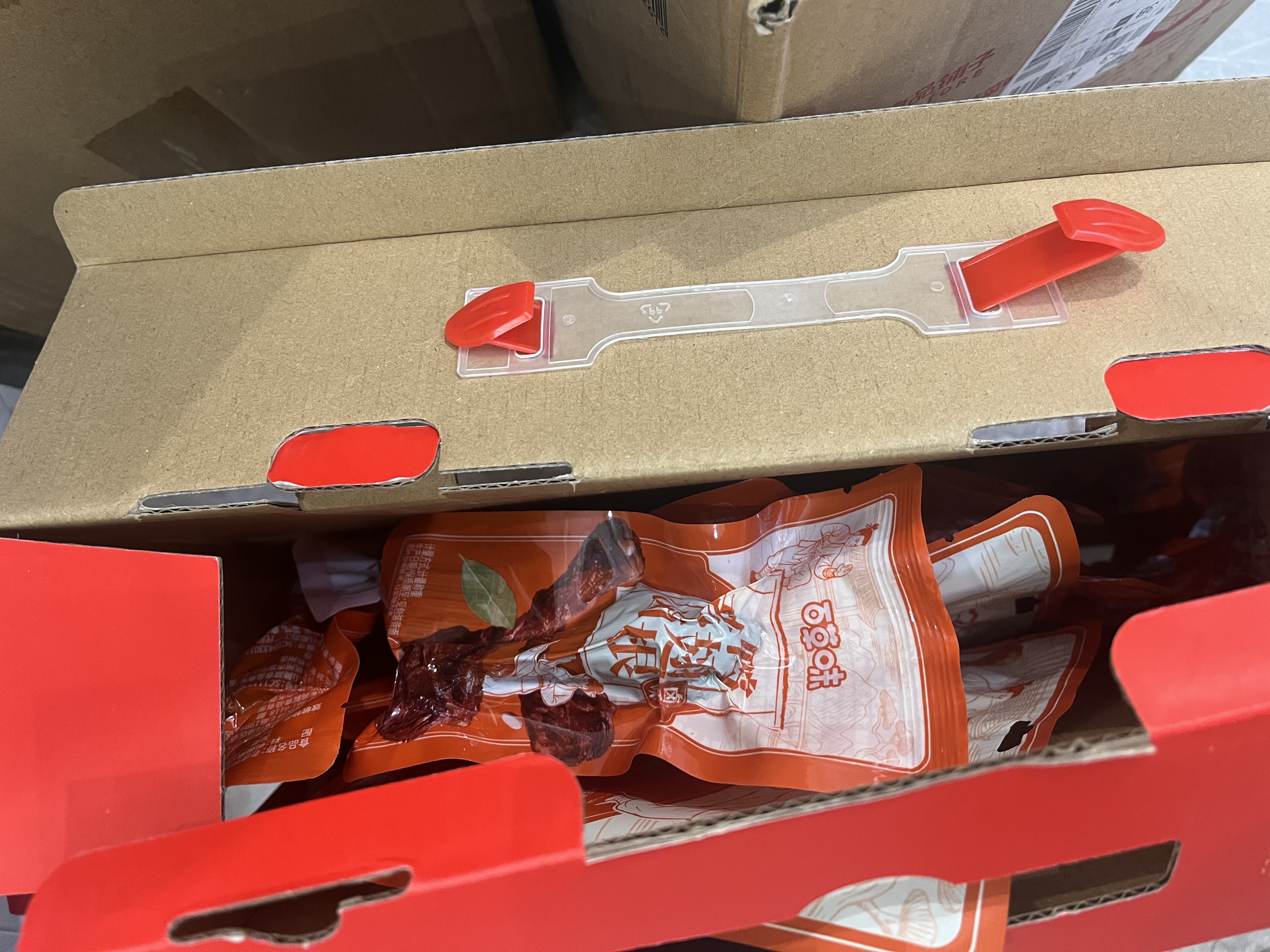 百草味【28包全肉】卤味鸭货零食礼盒818g鸭掌鸭腿解馋老卤礼包 实拍图