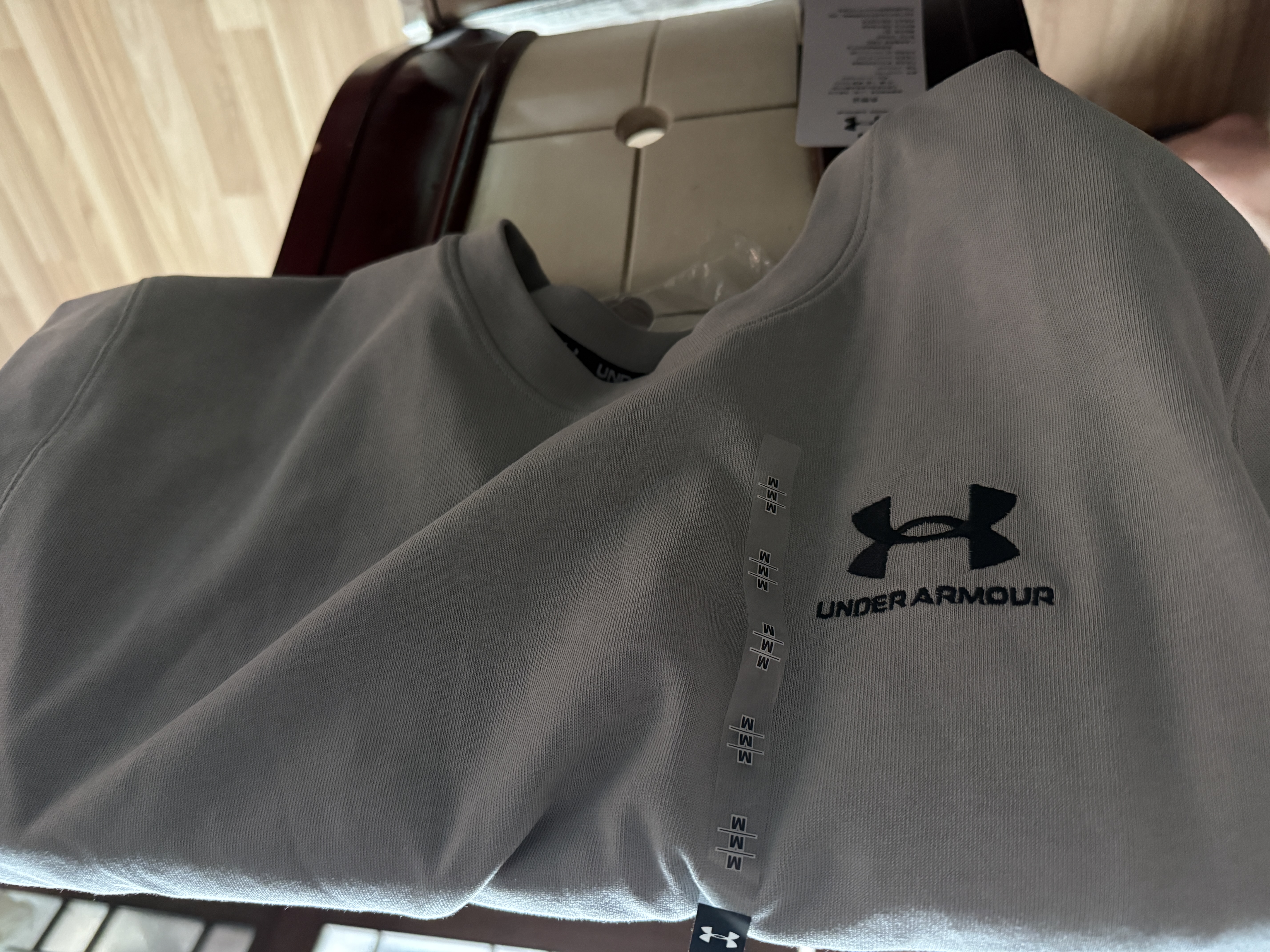安德玛（Under Armour）【球星同款】夏季Logo 男高克重宽松运动休闲短袖T恤1373997 实拍图