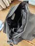 京东京造探索者男士斜挎包大容量单肩包女休闲轻便邮差包通勤信使包 黑灰 实拍图