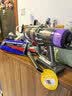 戴森（DYSON）V11 Fluffy 大吸力吸尘器 185AW 家用 除螨 车载可用 家用礼物 镍色 实拍图