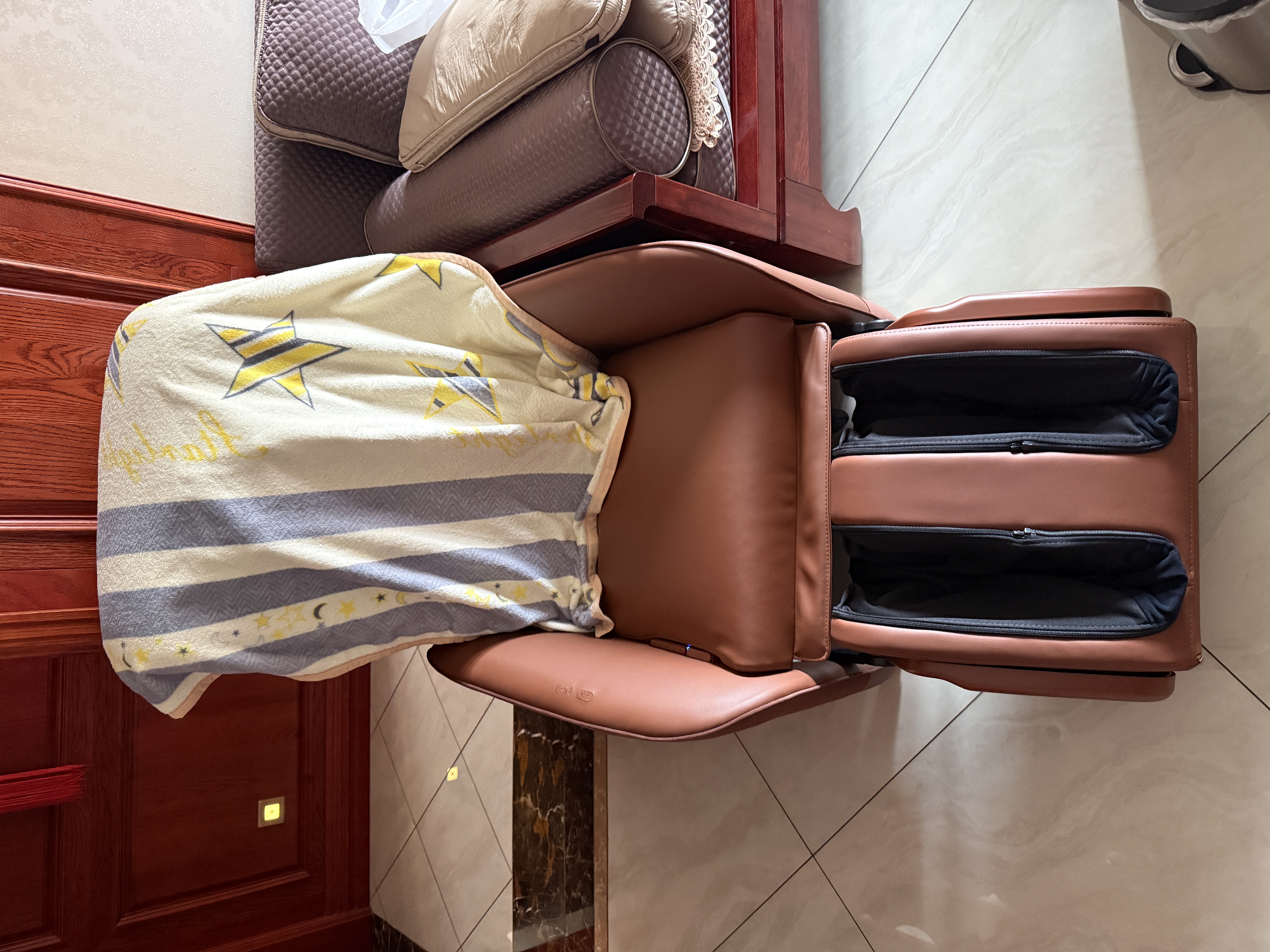 傲胜（OSIM）家用按摩椅全身多功能按摩沙发椅【新加坡品牌】百变天后Plus OS-8211P 马鞍棕生日礼物实用送长辈 实拍图