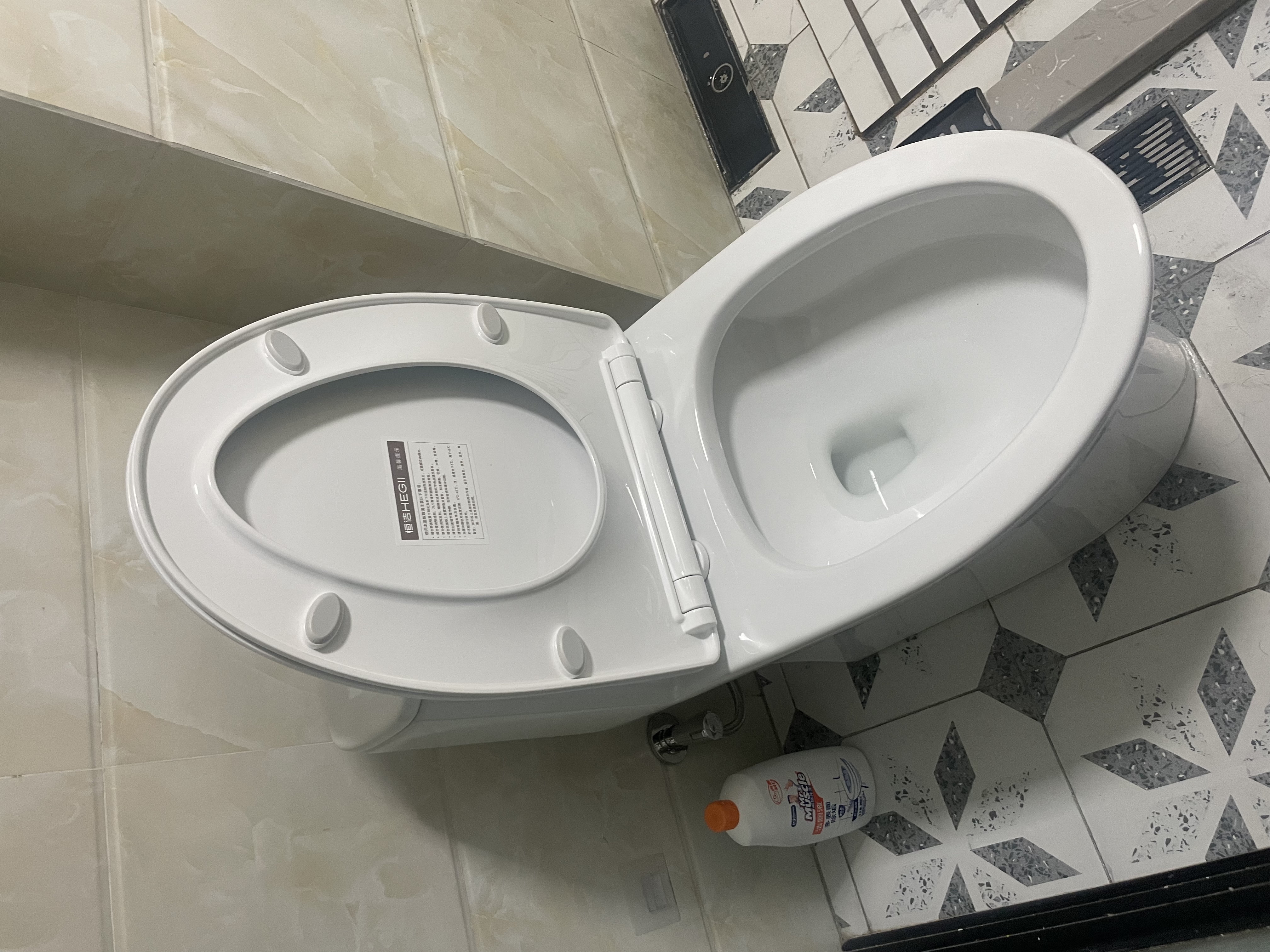 恒洁（HEGII）京东联名马桶小巨浪S3 家用虹吸马桶小户型坐便器DCF0300PT-400 实拍图