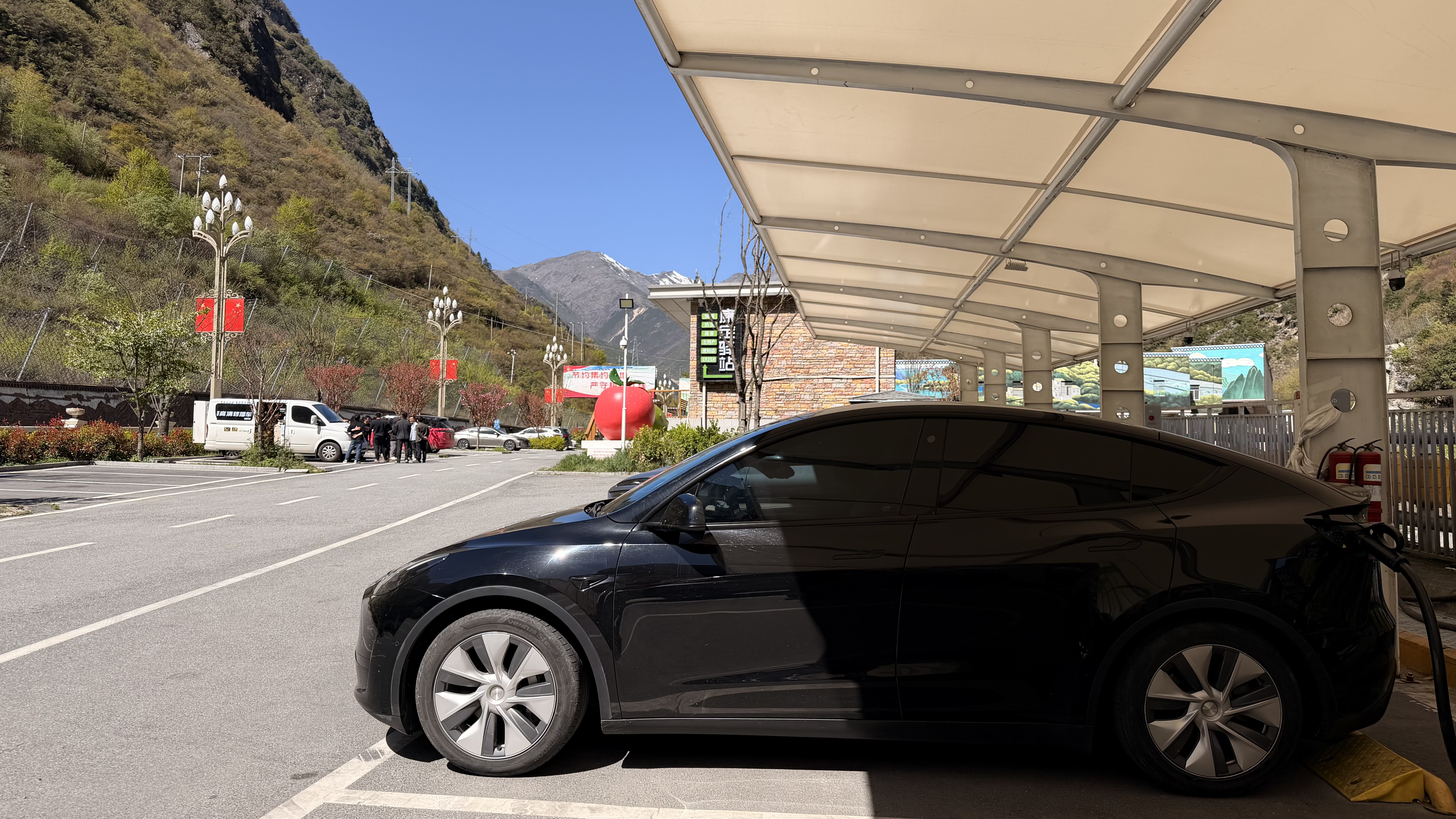 米其林（MICHELIN）静音棉轮胎 245/45R19 102W 竞驰 PILOT SPORT EV 适配小鹏P7 实拍图
