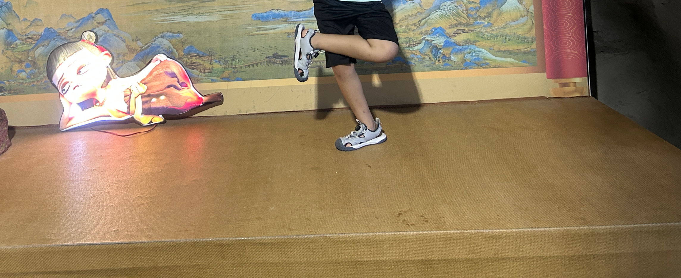 儿童运动凉鞋2026夏季新款软底防滑男童包头凉鞋学生中大童沙滩鞋 8005/浅石灰 （尺码偏大，按内长购买） 38 码(内长24.7cm) 实拍图