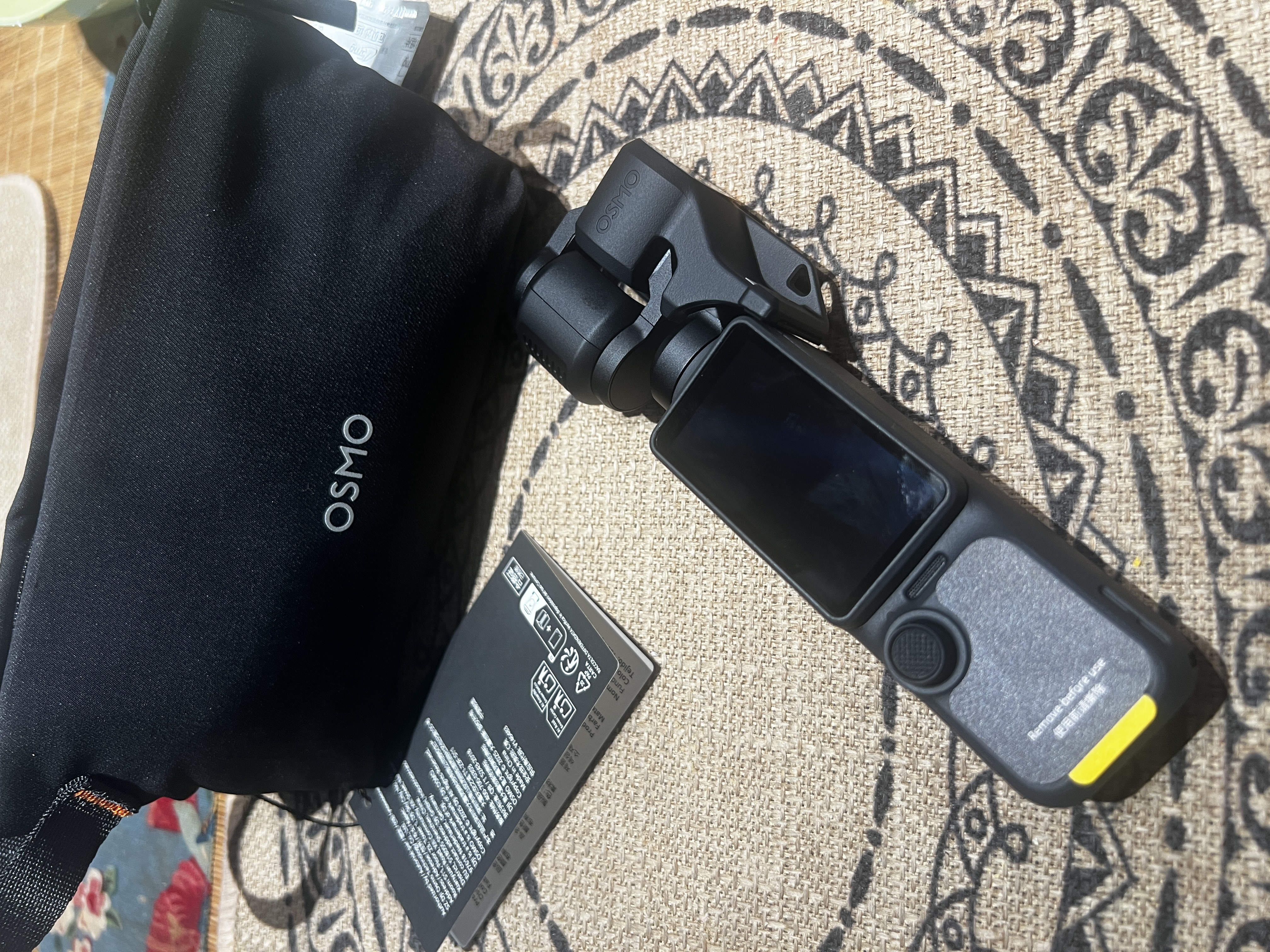大疆 DJI Osmo Pocket 4 一英寸口袋云台相机 OP灵眸手持数码相机 旅游vlog 便携美颜摄像 标准套装 实拍图