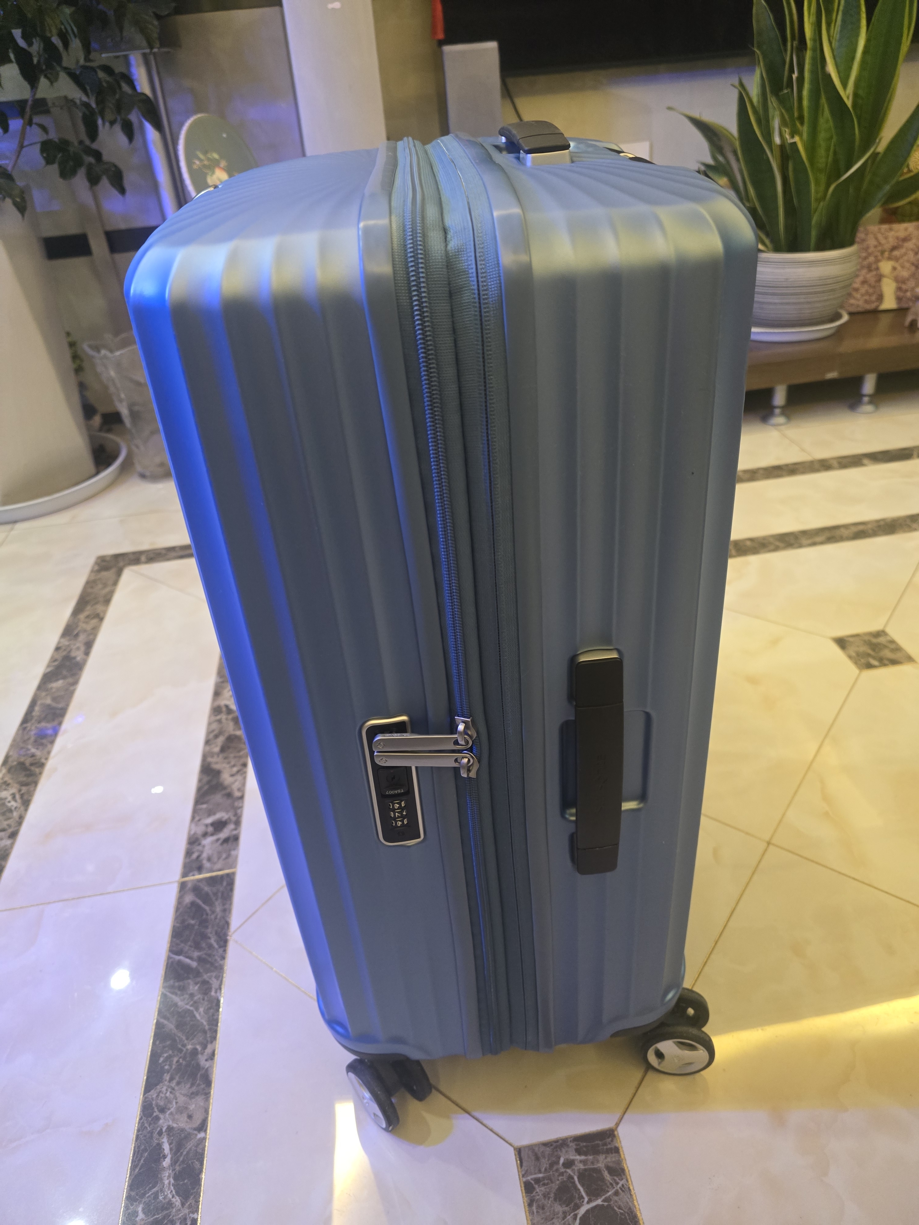 新秀丽行李箱25英寸拉杆箱竖条纹大容量旅行箱包托运密码箱蓝色GU9 实拍图