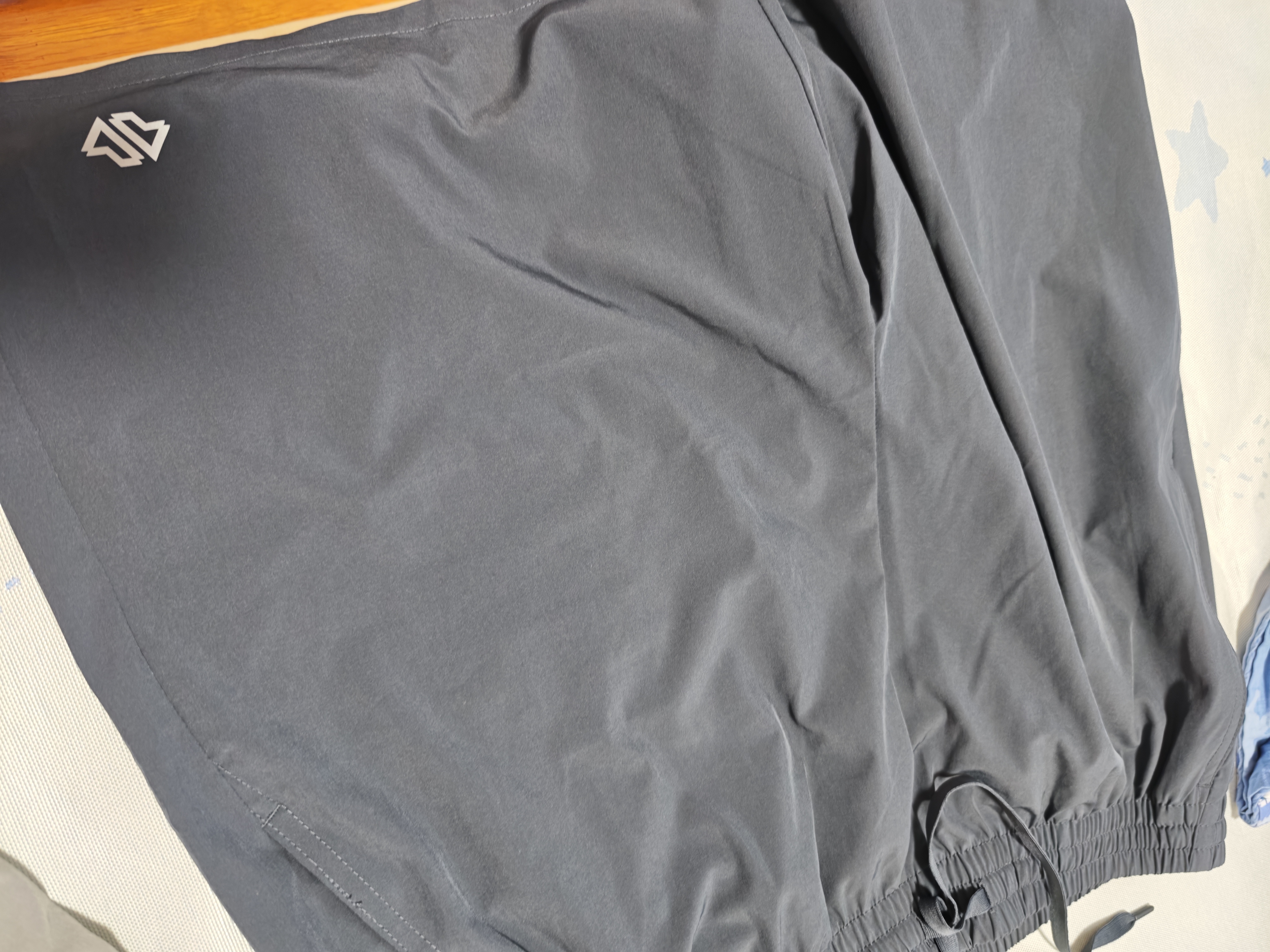 京东京造Wind速干运动短裤男夏季跑步休闲裤子健身训练透气五分裤 浅灰2XL 实拍图