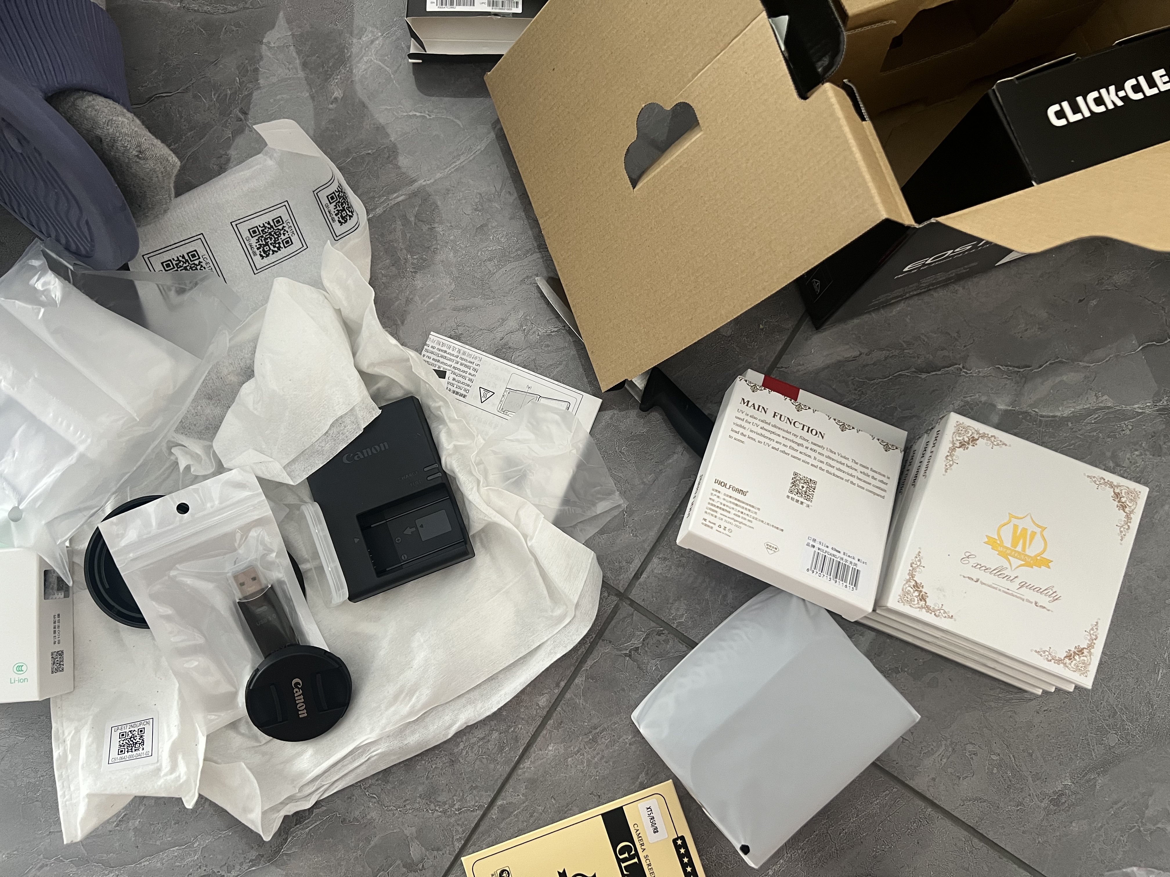 佳能（Canon）佳能r50 入门级微单相机 Vlog拍摄 4K高清视频 自拍照相 半画幅无反 学生旅行家用 扫街旅拍套装  实拍图