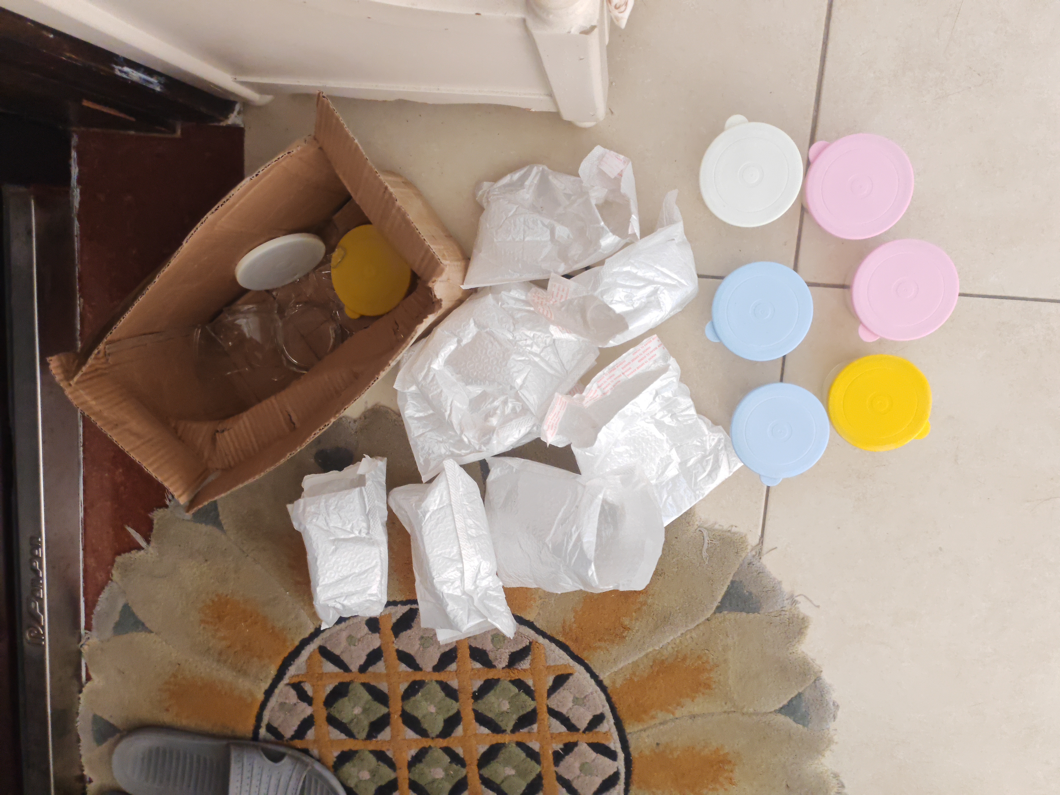 季芒（JIMANG）玻璃小碗带盖食品级咸菜密封罐玻璃保鲜盒冰箱小菜泡菜分装盒 4个装【白+蓝+黄+粉】加厚带盖冷 实拍图