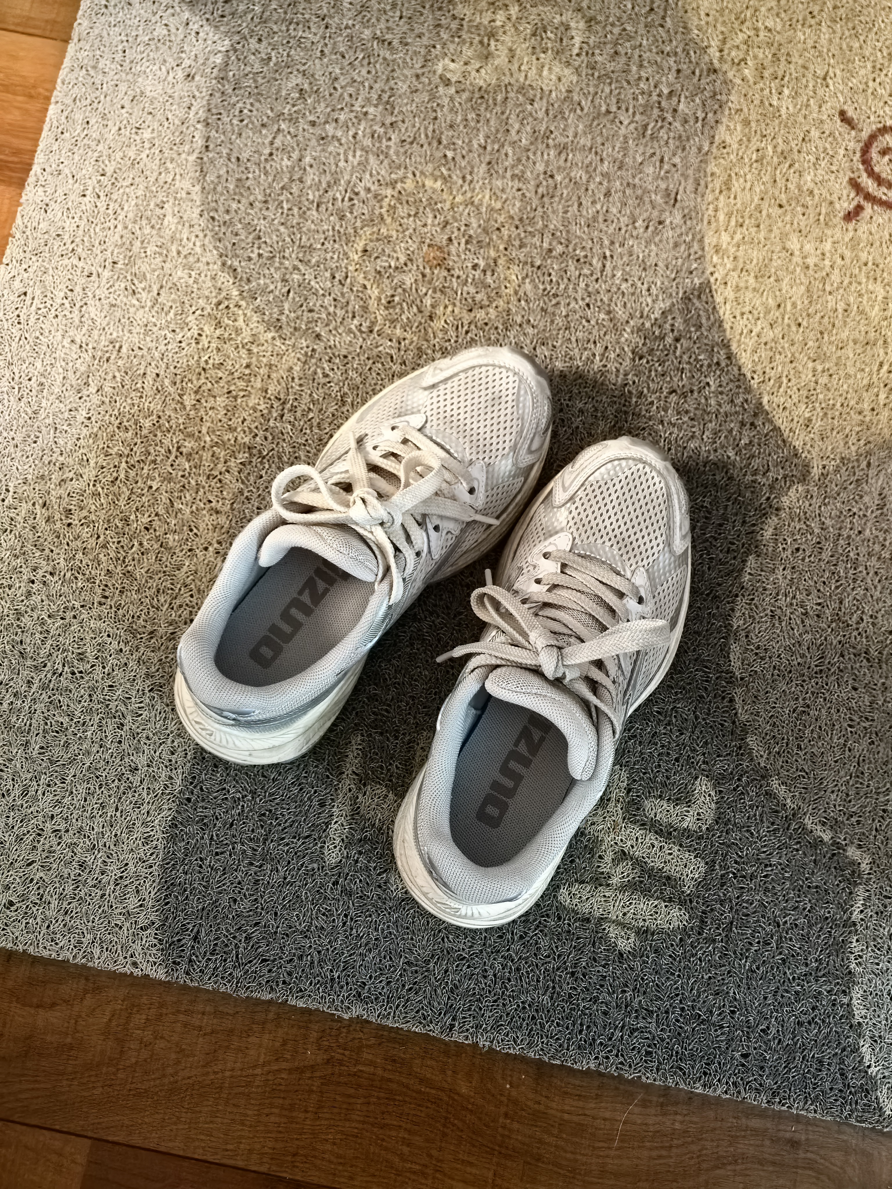 美津浓（MIZUNO）【吴曦同款】新款男女运动鞋子休闲加厚保暖防泼水跑步鞋RACER S 实拍图