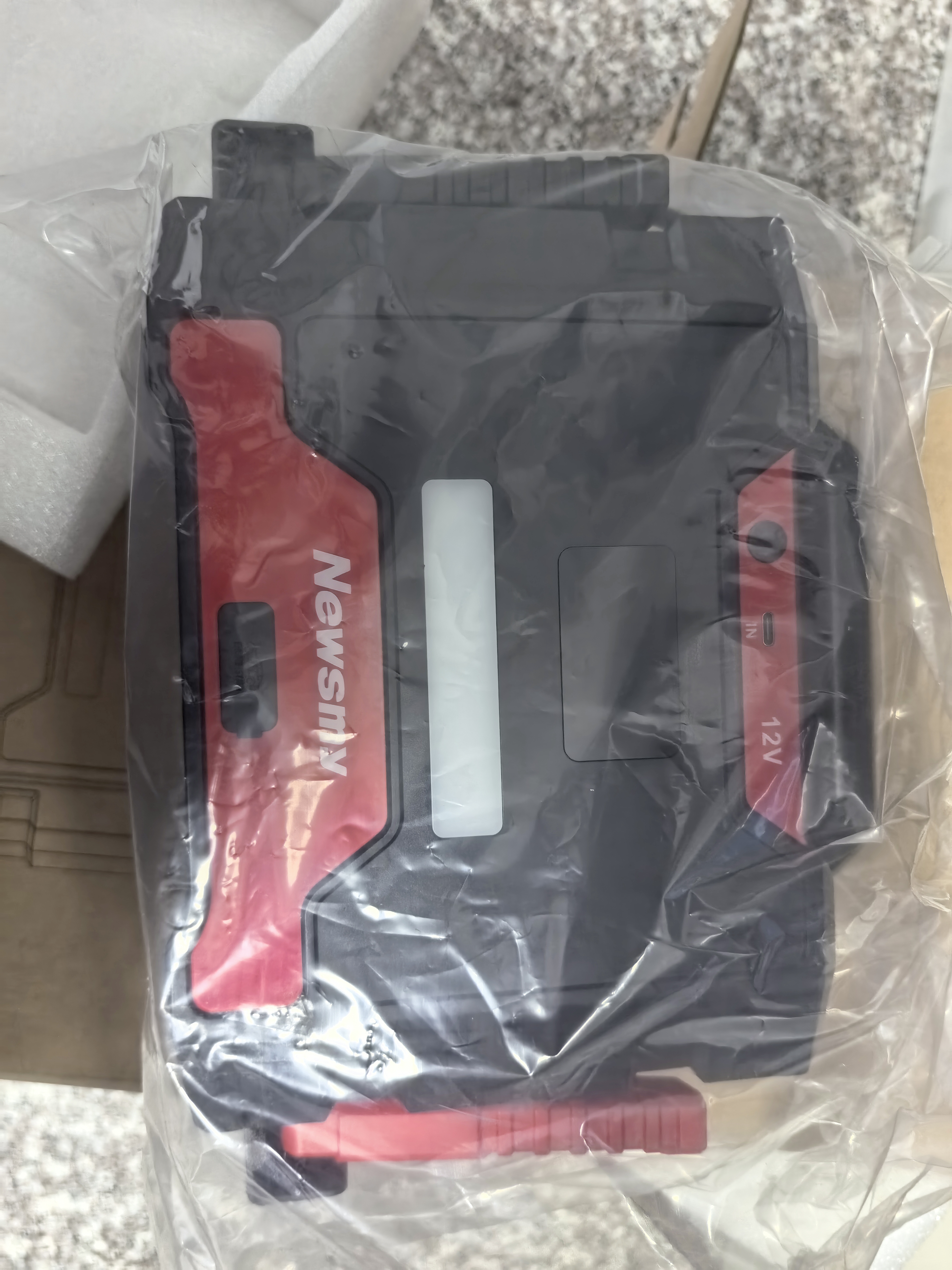 纽曼（Newsmy）【3C认证】W100汽车应急启动电源搭电宝车载电瓶强启12v柴油货车打火专业汽修厂户外电源32000毫安 实拍图
