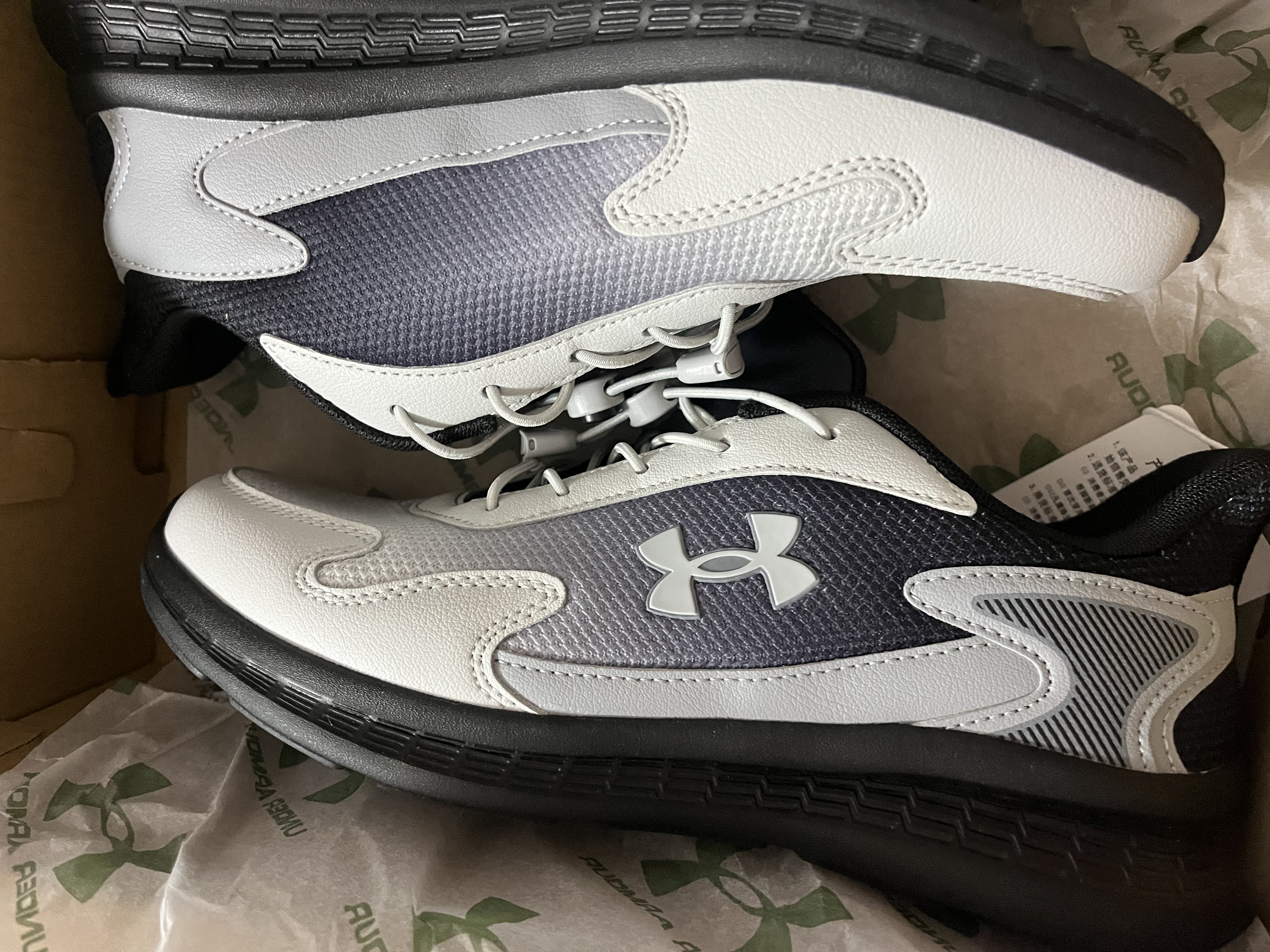 安德玛（Under Armour）童鞋儿童运动鞋男女童休闲透气耐磨大童鞋青少年跑鞋 实拍图