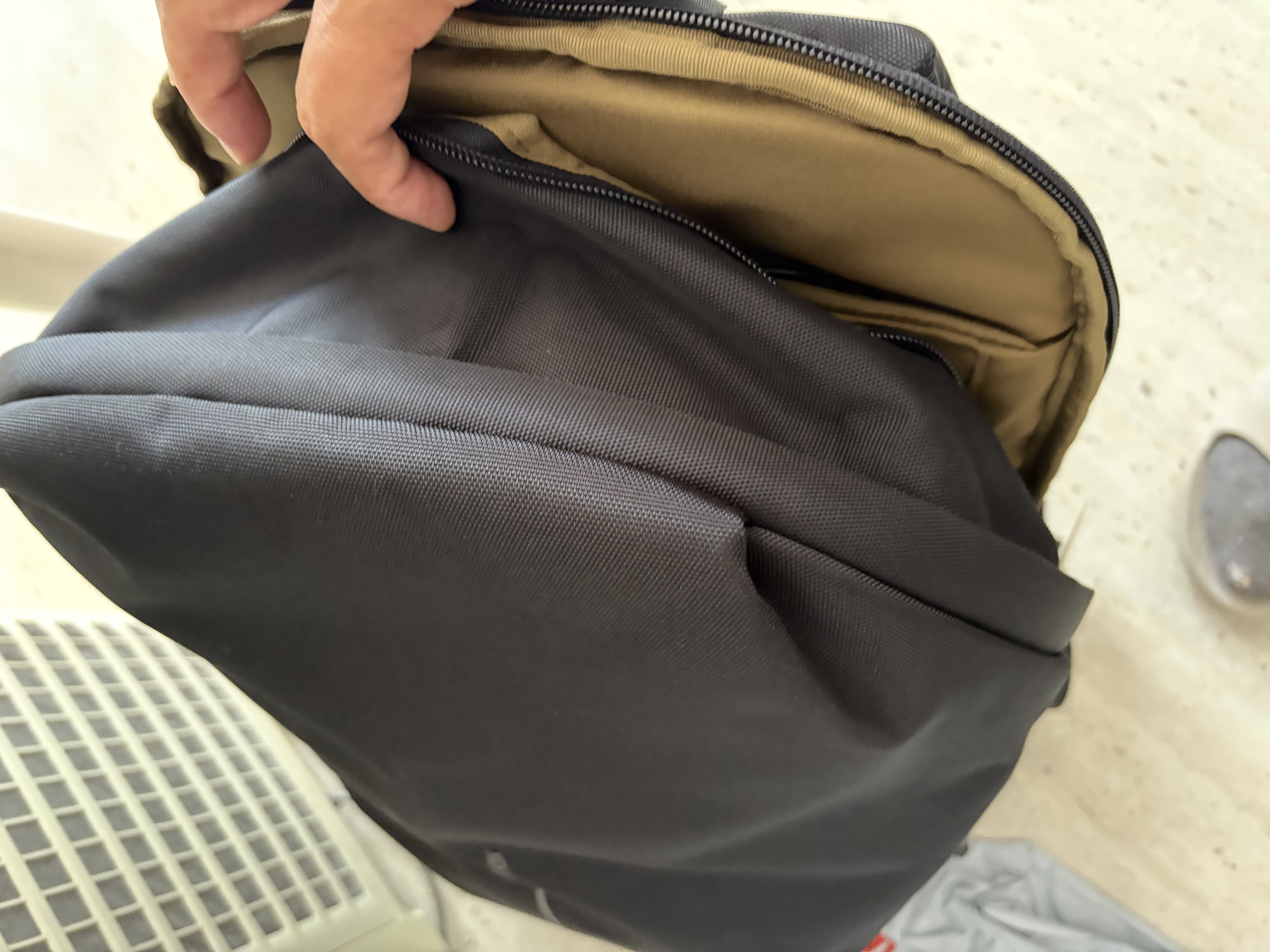 XDDESIGN爱思迪SOFT女士双肩包男士背包书包出差15.6英寸旅行七夕节经典黑 实拍图