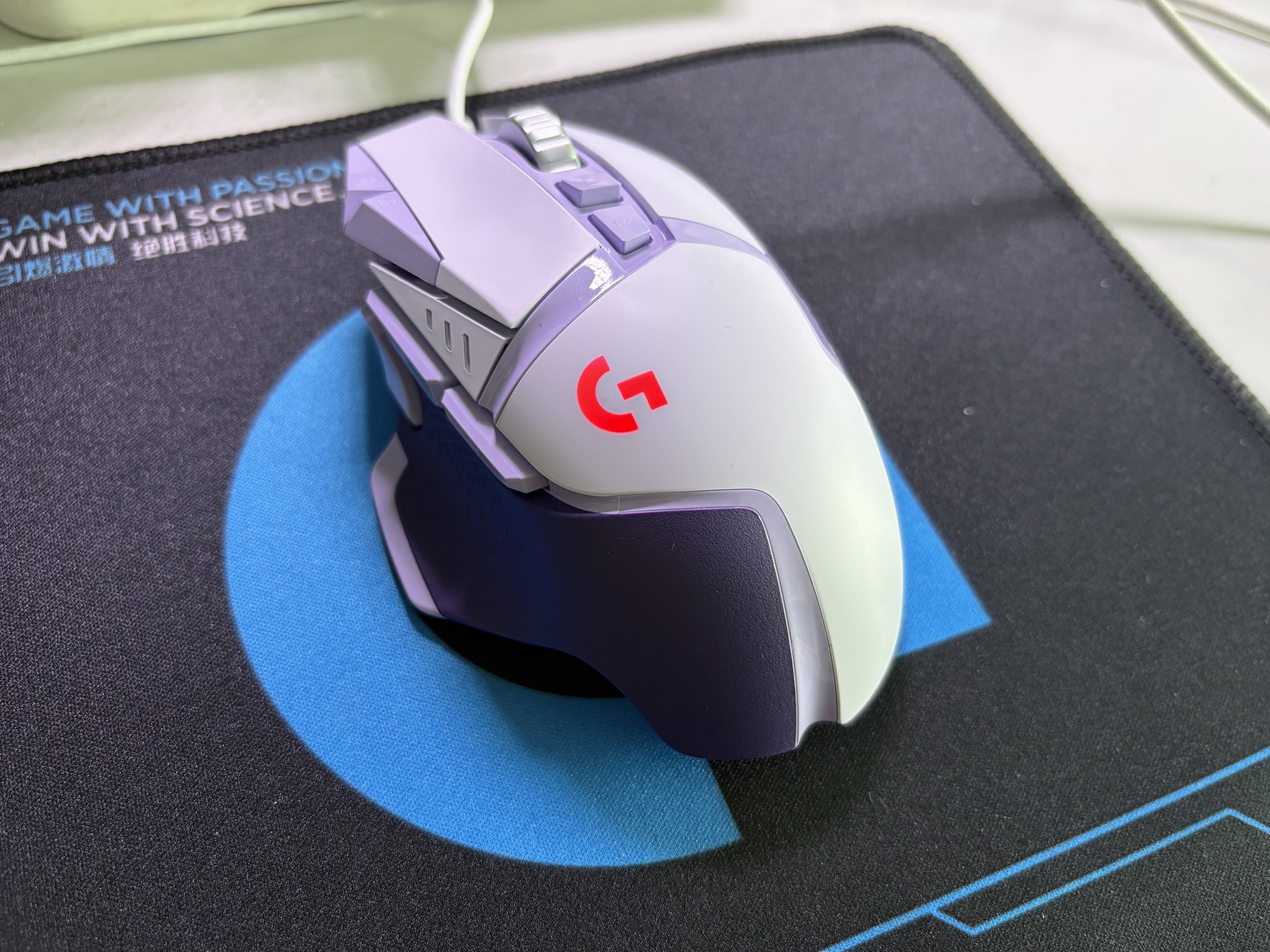 罗技（G） G502 HERO主宰者 有线鼠标 游戏鼠标  g502hero  可配重HERO引擎 礼盒送男友 RGB炫彩灯光 G502H星河紫+鼠标垫 实拍图