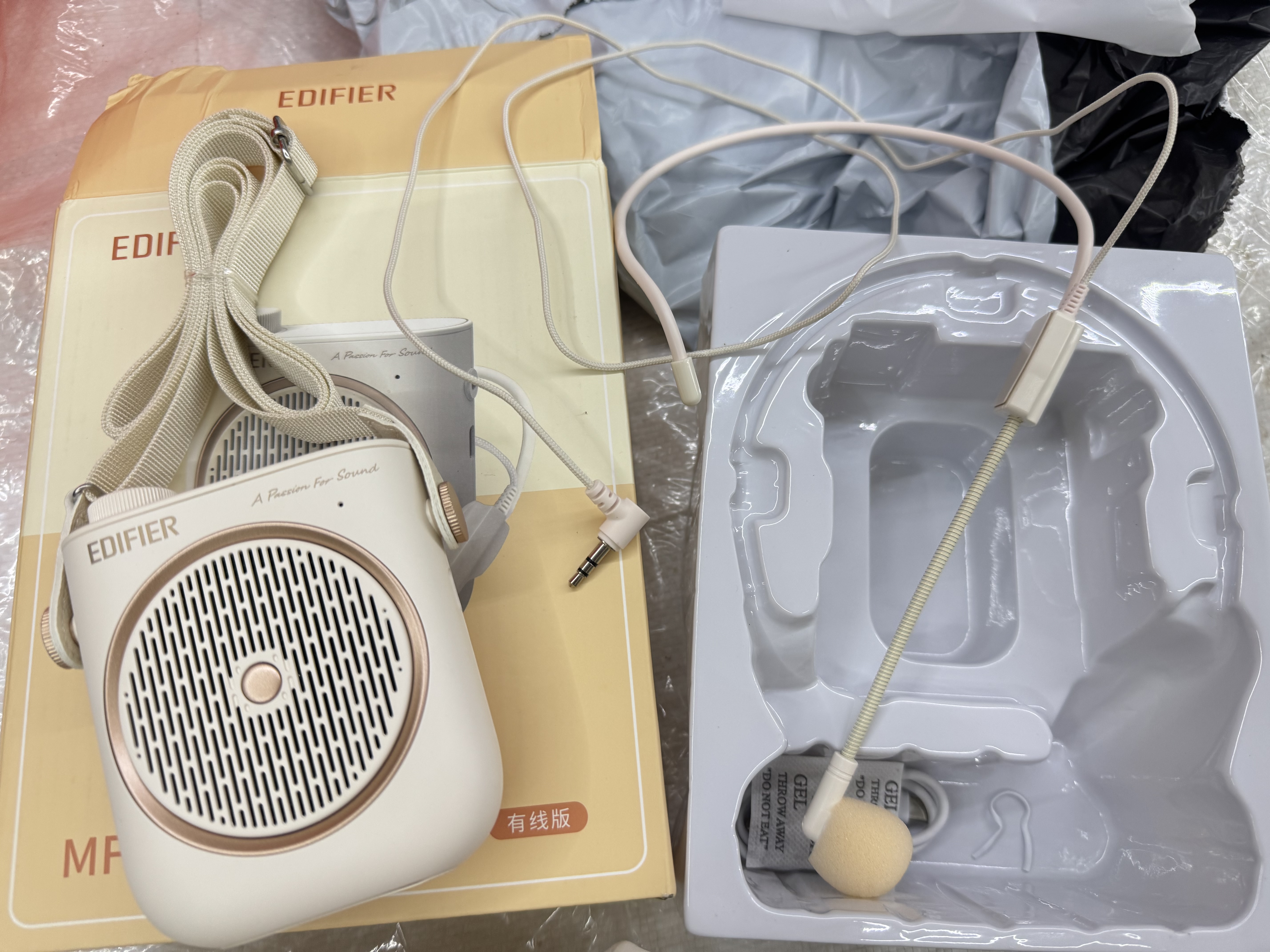 漫步者（EDIFIER）MF2小蜜蜂扩音器 教师导游导购讲解员教学专用便携无线大功率麦克风播放器有线语音随身耳麦音箱 云岩白有线版丨主机+头戴麦+腰带+电源线 实拍图