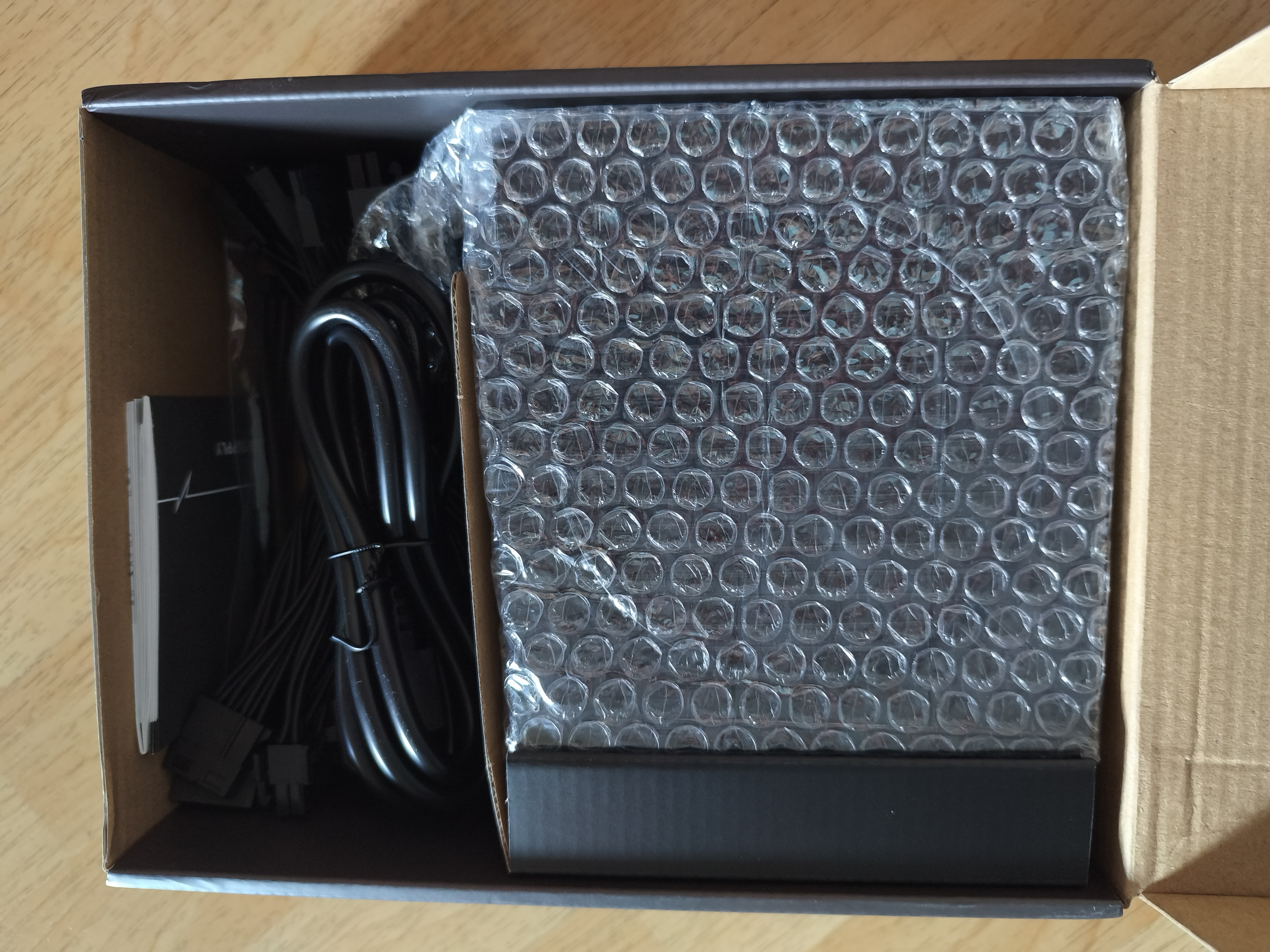 全汉（FSP）VIC BD 550W铜牌电源（ATX3.1/DC-DC/105℃大电容/全压纹线） 实拍图