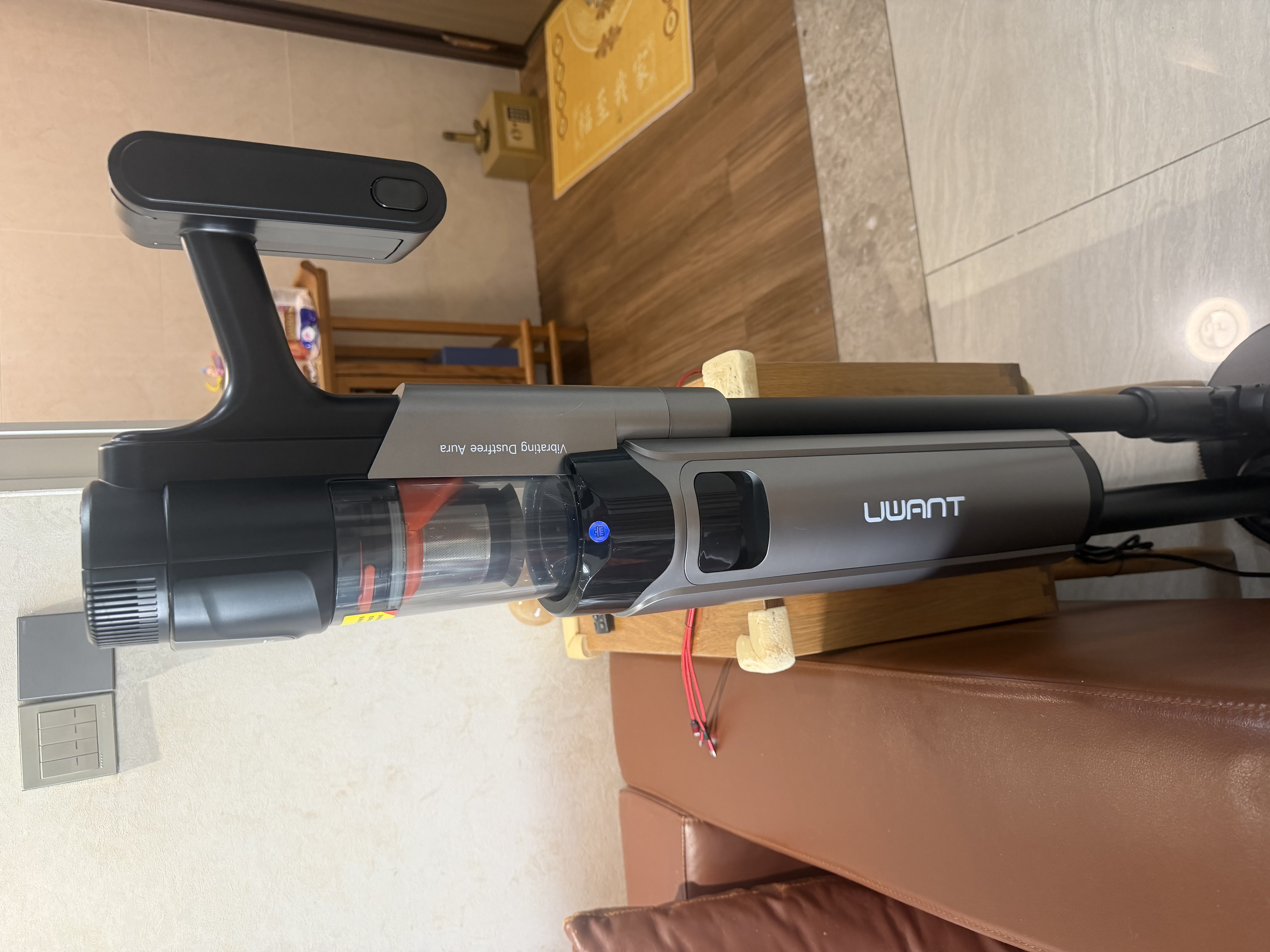 UWANT友望吸尘器V400pro零缠版家用无线车载大吸力自集尘【全链路防缠】双倍自清洁除螨仪扫地机 实拍图