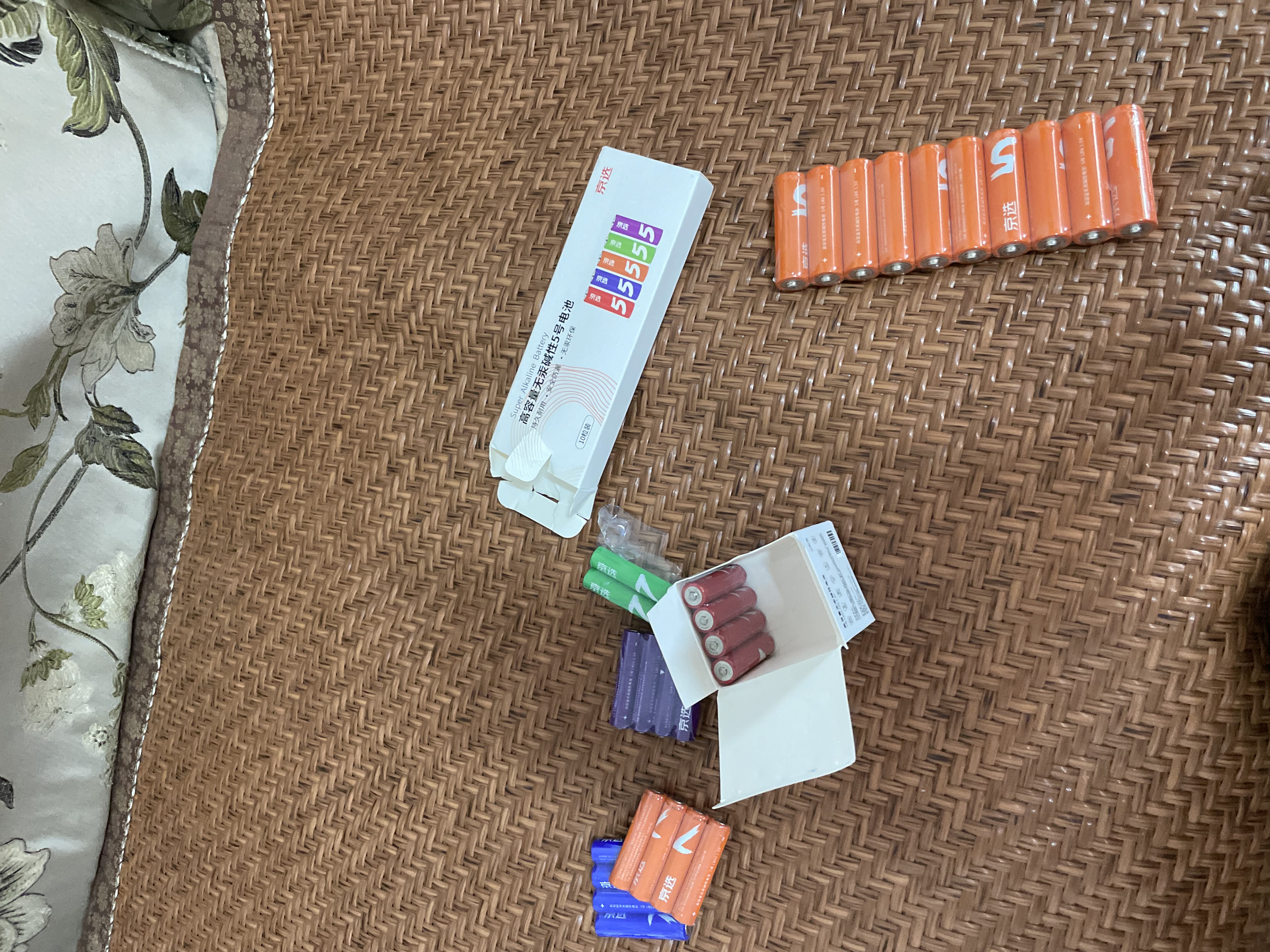 京选京东自有品牌 7号20节+5号10节彩虹碱性电池混合单色装 血压计/遥控器/电子锁/体脂称【单件包邮】 实拍图