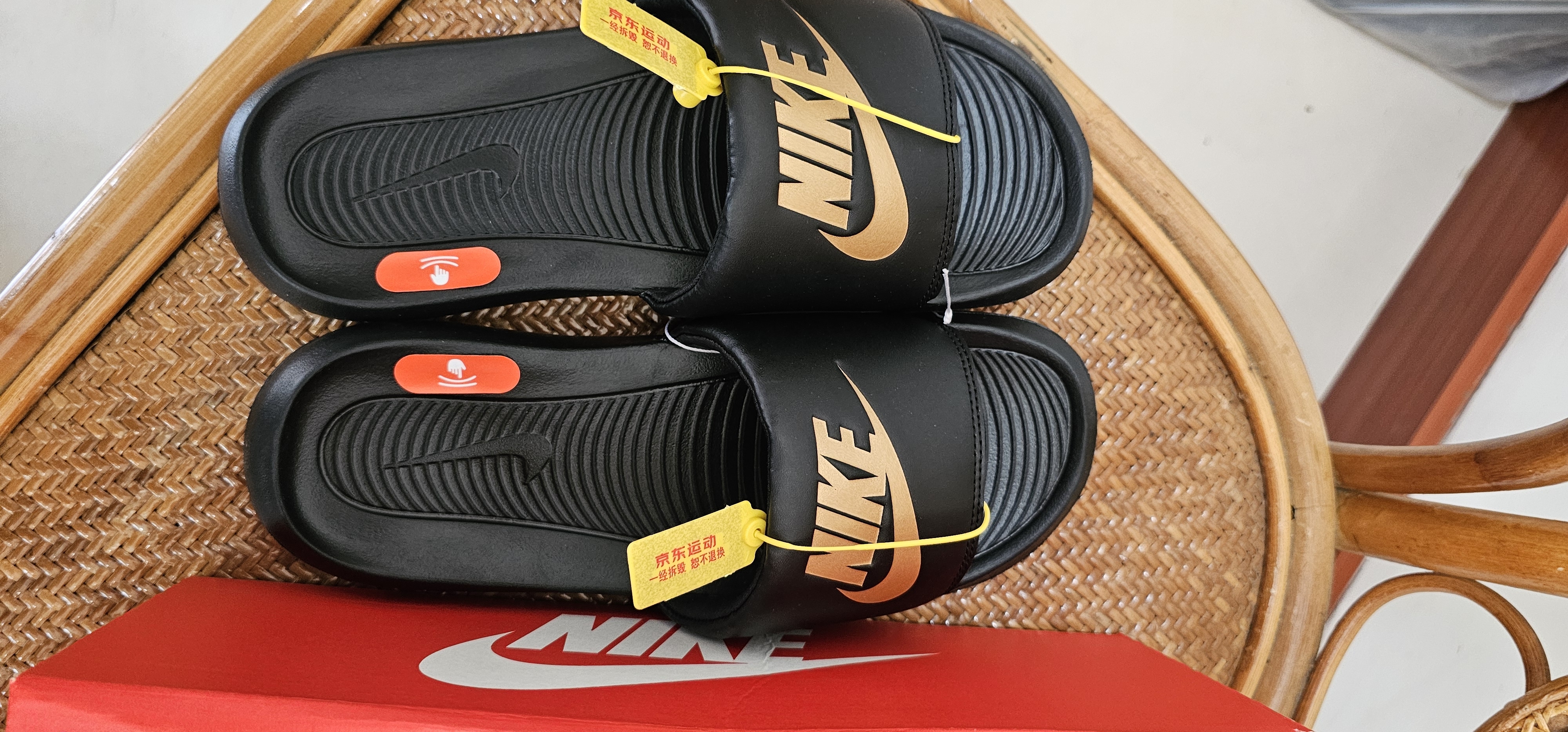 耐克NIKE男子运动拖鞋VICTORI ONE SLIDE运动鞋CN9675-006黑42.5 实拍图