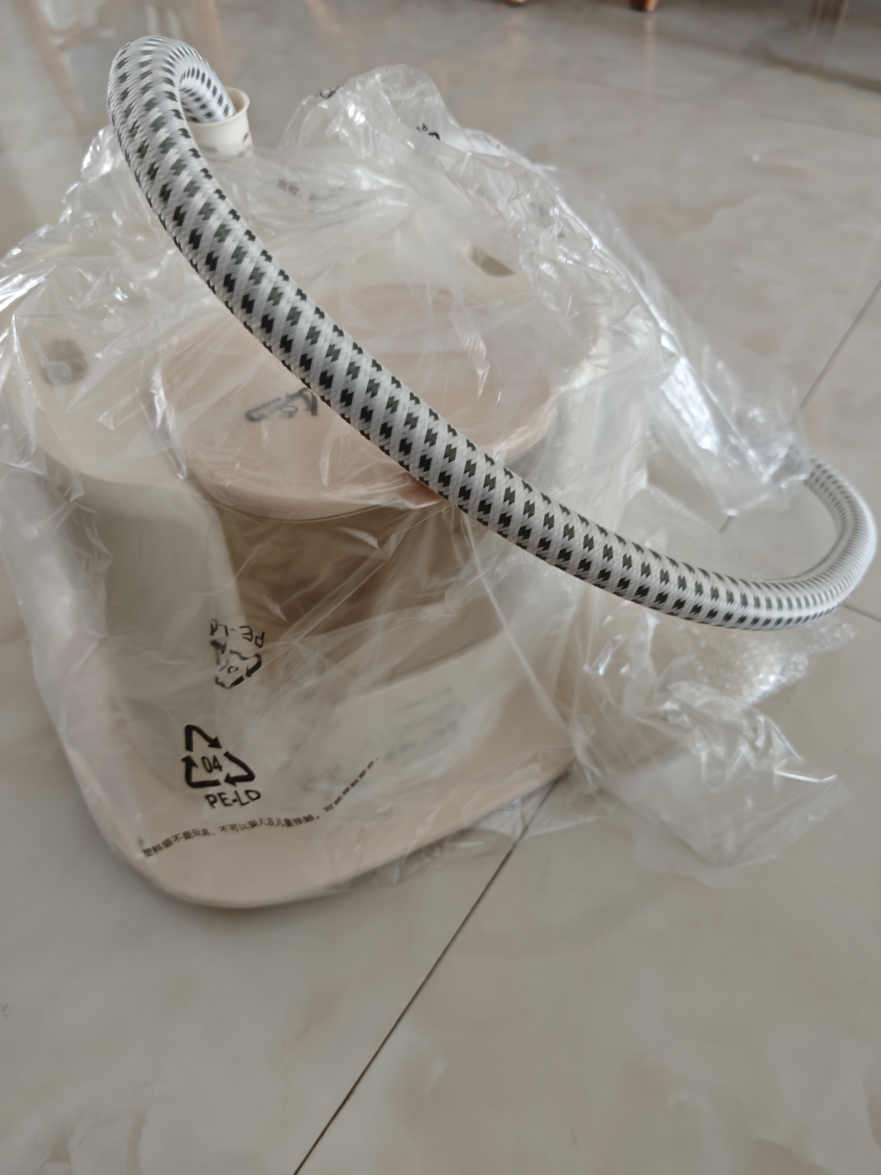 小熊（Bear）立式挂烫机43g/min蒸汽量2L大水箱家用熨烫机蒸汽熨斗手持电熨斗大功率10档调节GTJ-S20D8 实拍图